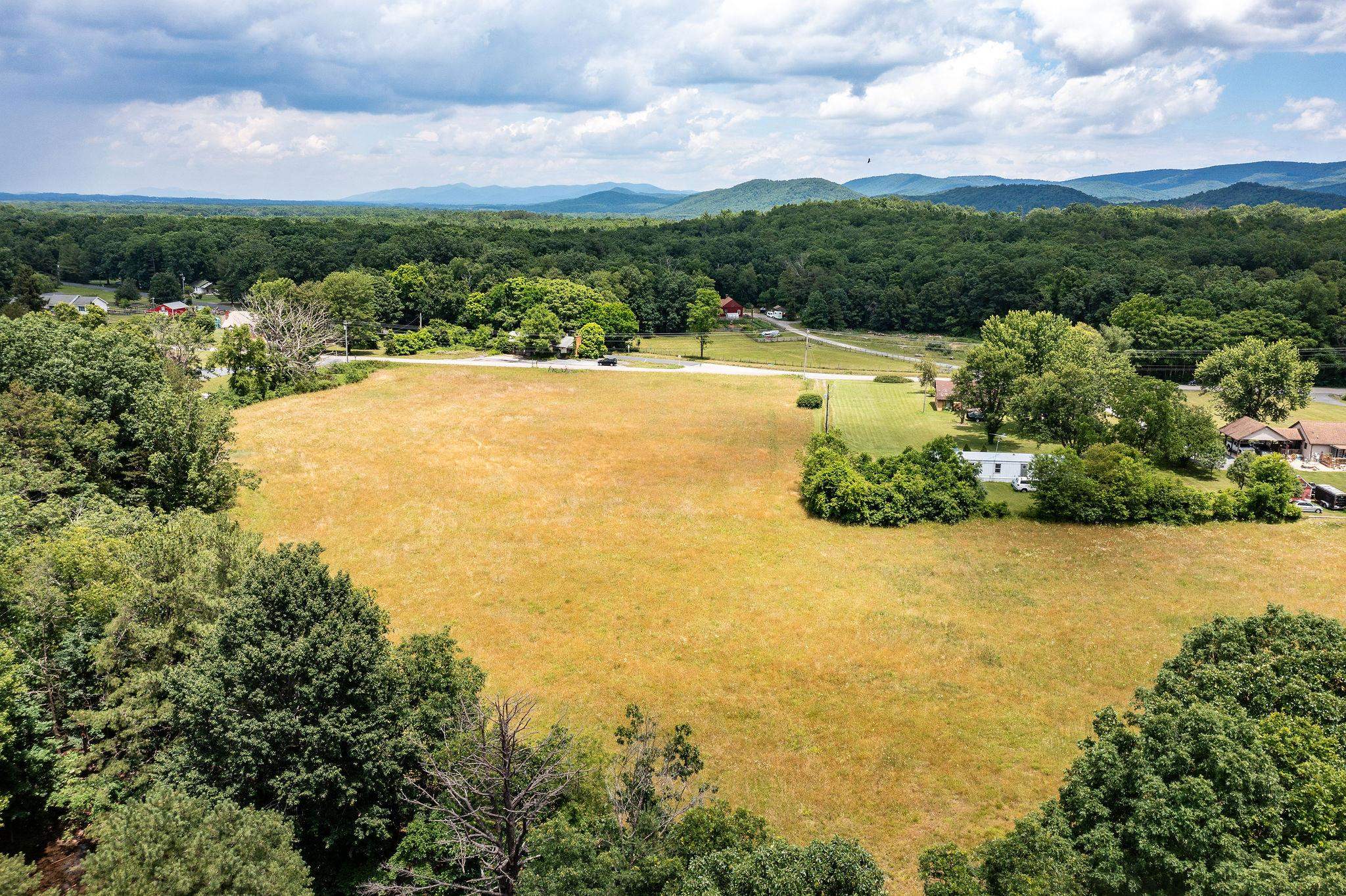 1655 HOWARDSVILLE TPKE, STUARTS DRAFT, Virginia 24477, 3 Bedrooms Bedrooms, ,2 BathroomsBathrooms,Residential,14,1655 HOWARDSVILLE TPKE,642953 MLS # 642953