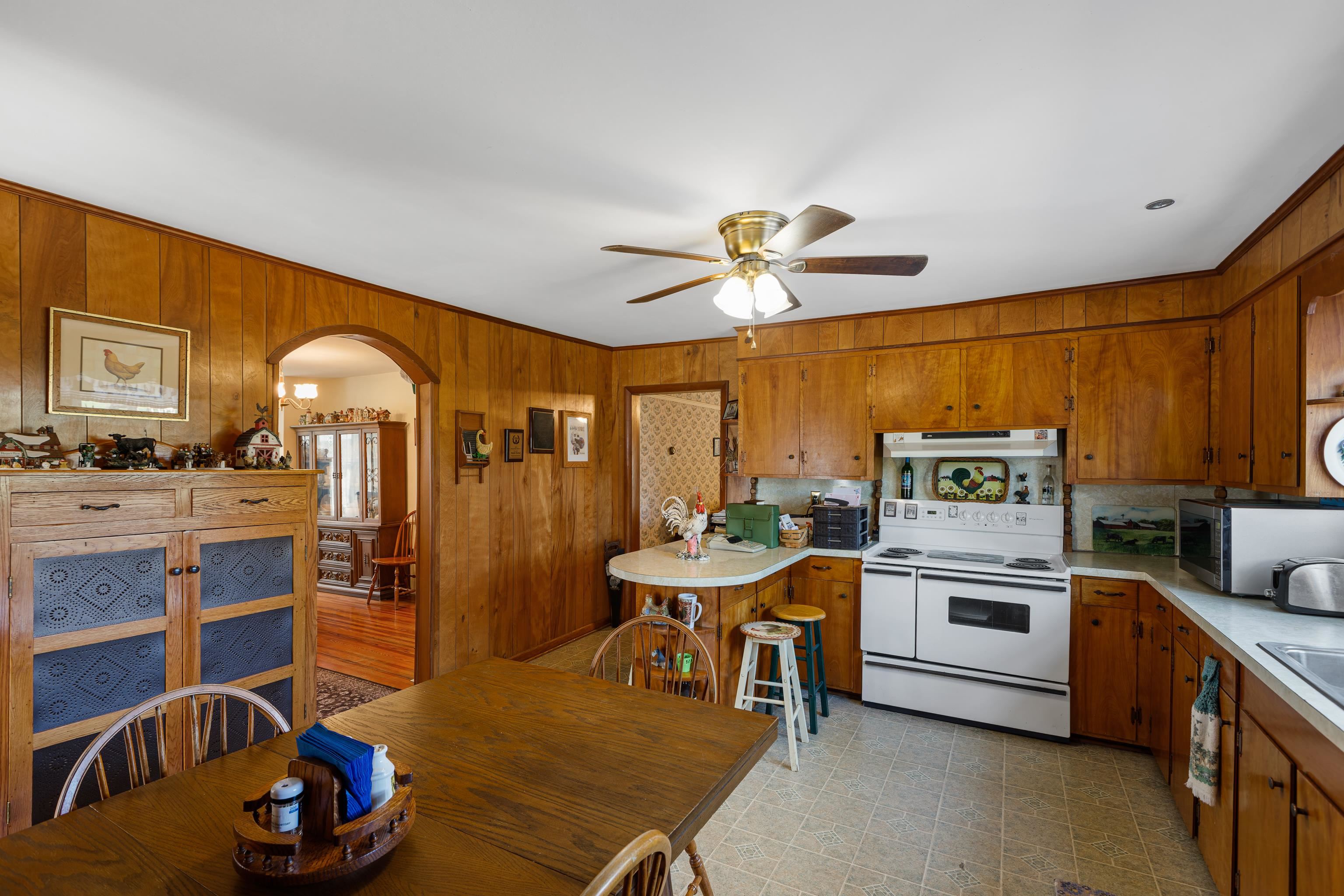 344 FREEMASON RUN RD, MOUNT SOLON, Virginia 22843, 5 Bedrooms Bedrooms, ,1 BathroomBathrooms,Residential,14,344 FREEMASON RUN RD,653943 MLS # 653943