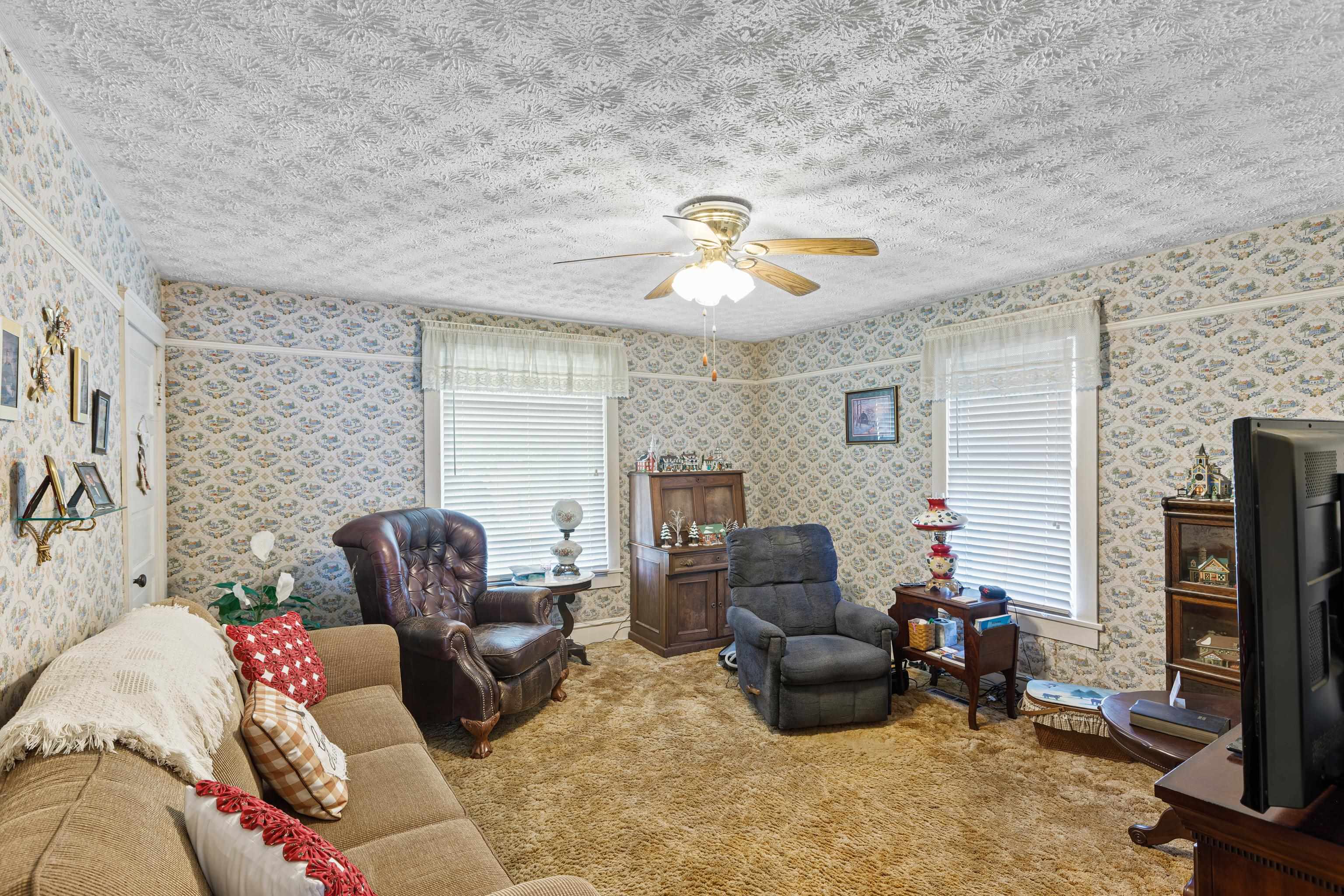 344 FREEMASON RUN RD, MOUNT SOLON, Virginia 22843, 5 Bedrooms Bedrooms, ,1 BathroomBathrooms,Residential,14,344 FREEMASON RUN RD,653943 MLS # 653943