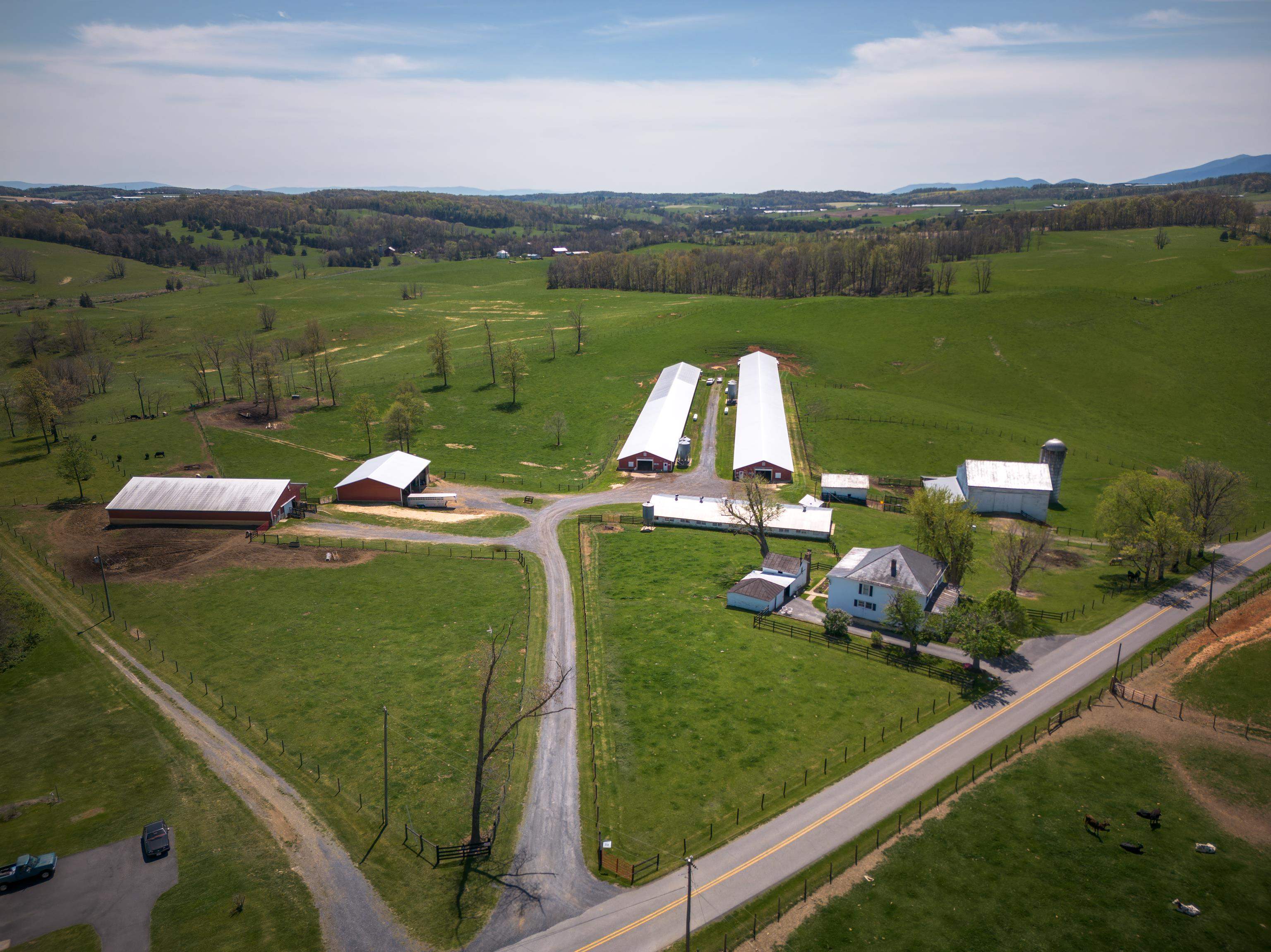 344 FREEMASON RUN RD, MOUNT SOLON, Virginia 22843, 5 Bedrooms Bedrooms, ,1 BathroomBathrooms,Residential,14,344 FREEMASON RUN RD,653943 MLS # 653943