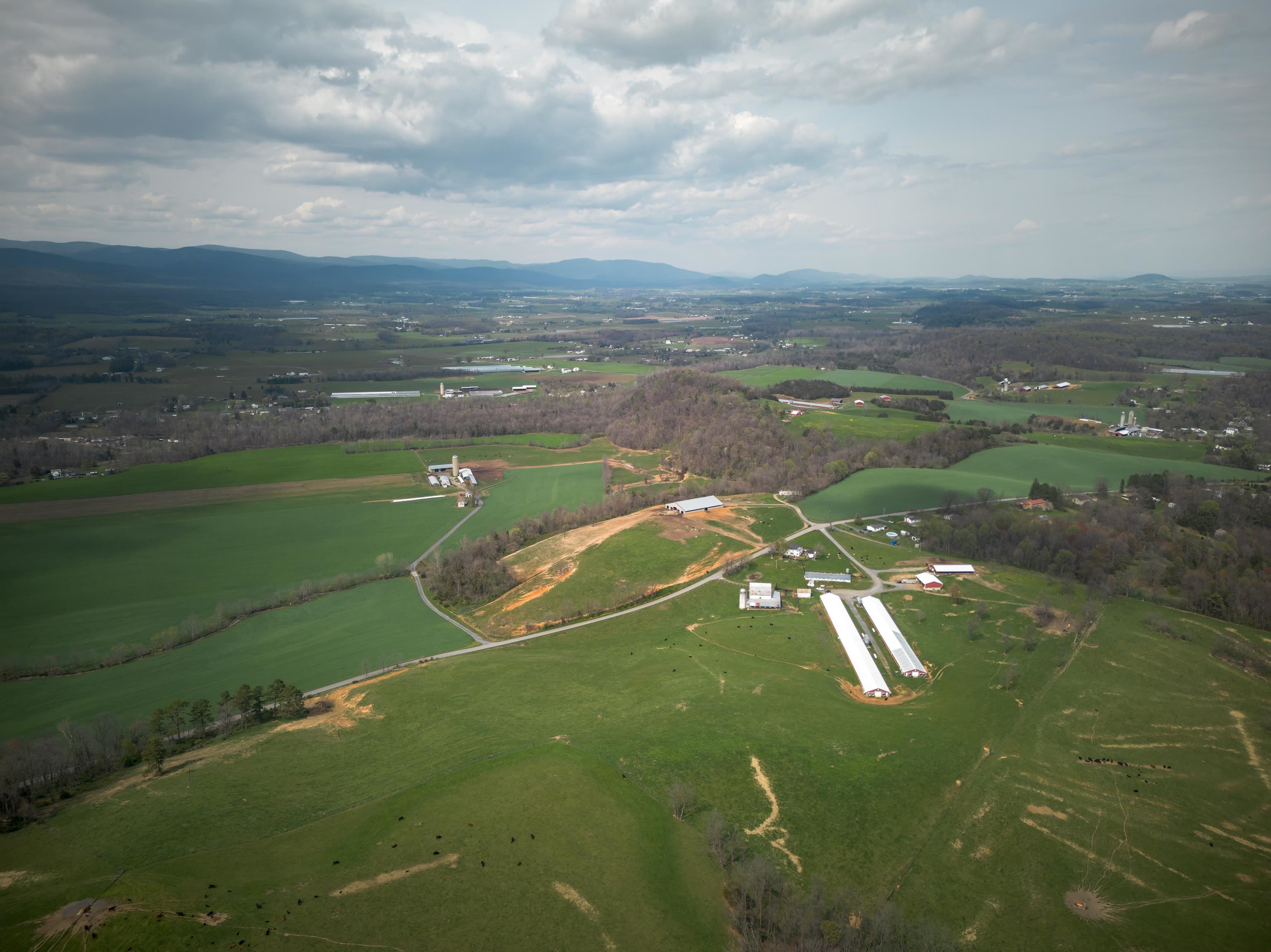 344 FREEMASON RUN RD, MOUNT SOLON, Virginia 22843, 5 Bedrooms Bedrooms, ,1 BathroomBathrooms,Residential,14,344 FREEMASON RUN RD,653943 MLS # 653943