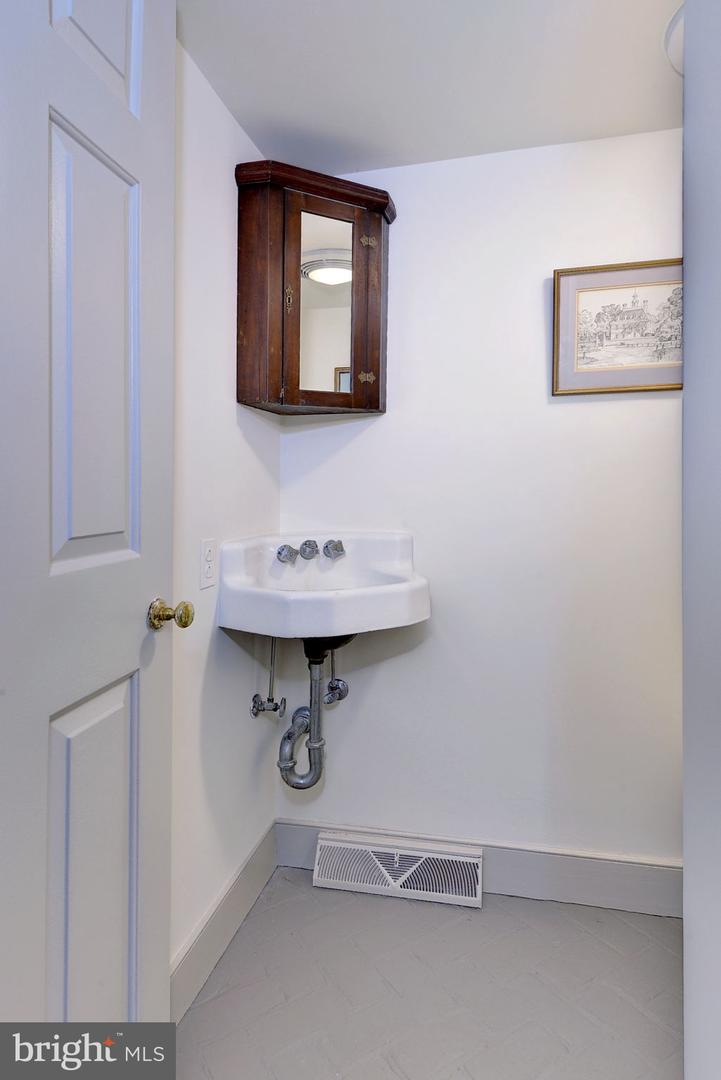 2459 DUNBROOKE RD, TAPPAHANNOCK, Virginia 22560, 4 Bedrooms Bedrooms, ,3 BathroomsBathrooms,Residential,For Sale,2459 DUNBROOKE RD,VAES2000638 MLS # VAES2000638