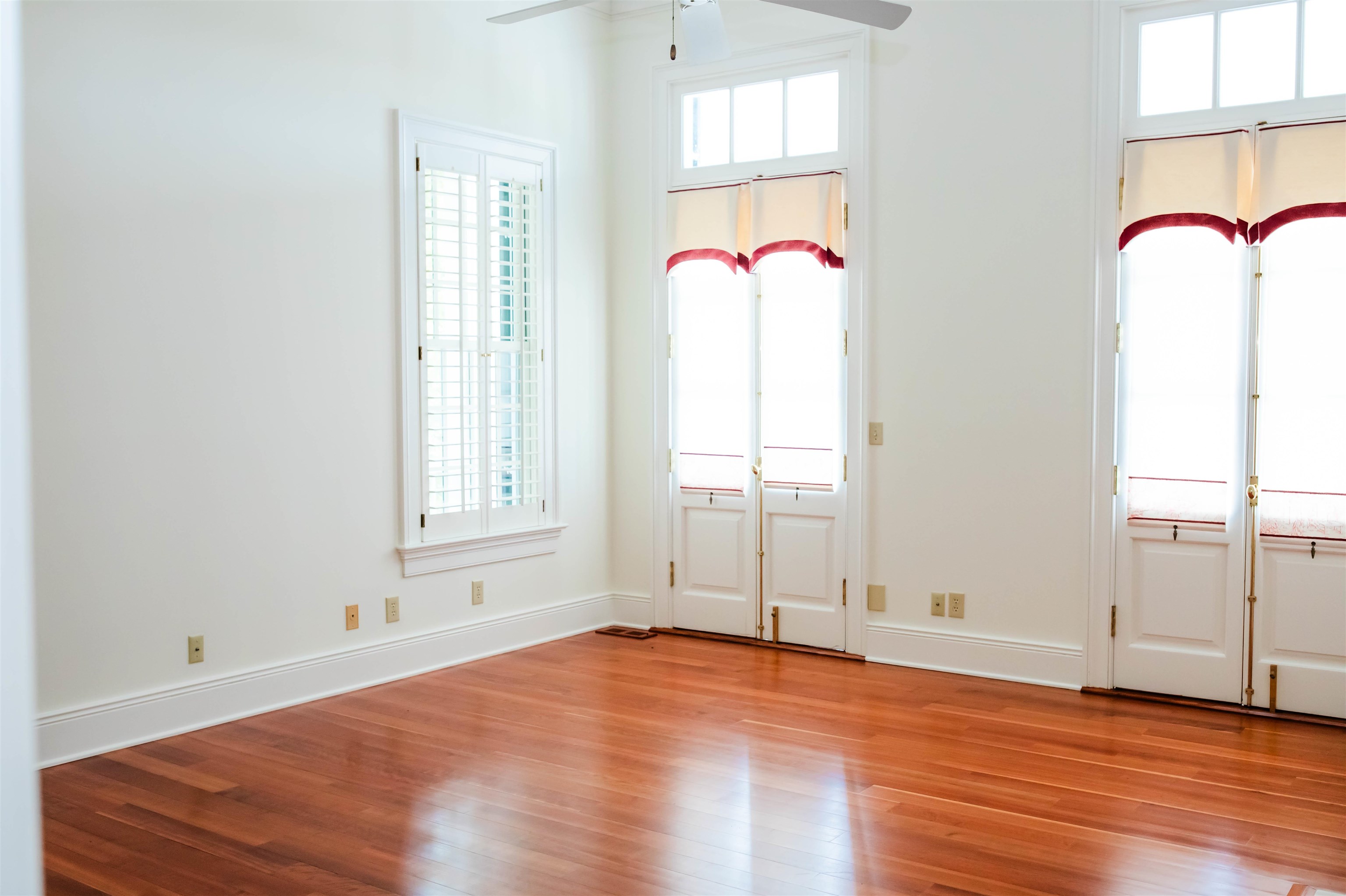 995 OLD WHITE BRIDGE RD, WAYNESBORO, Virginia 22980, 5 Bedrooms Bedrooms, ,4 BathroomsBathrooms,Residential,14,995 OLD WHITE BRIDGE RD,656380 MLS # 656380