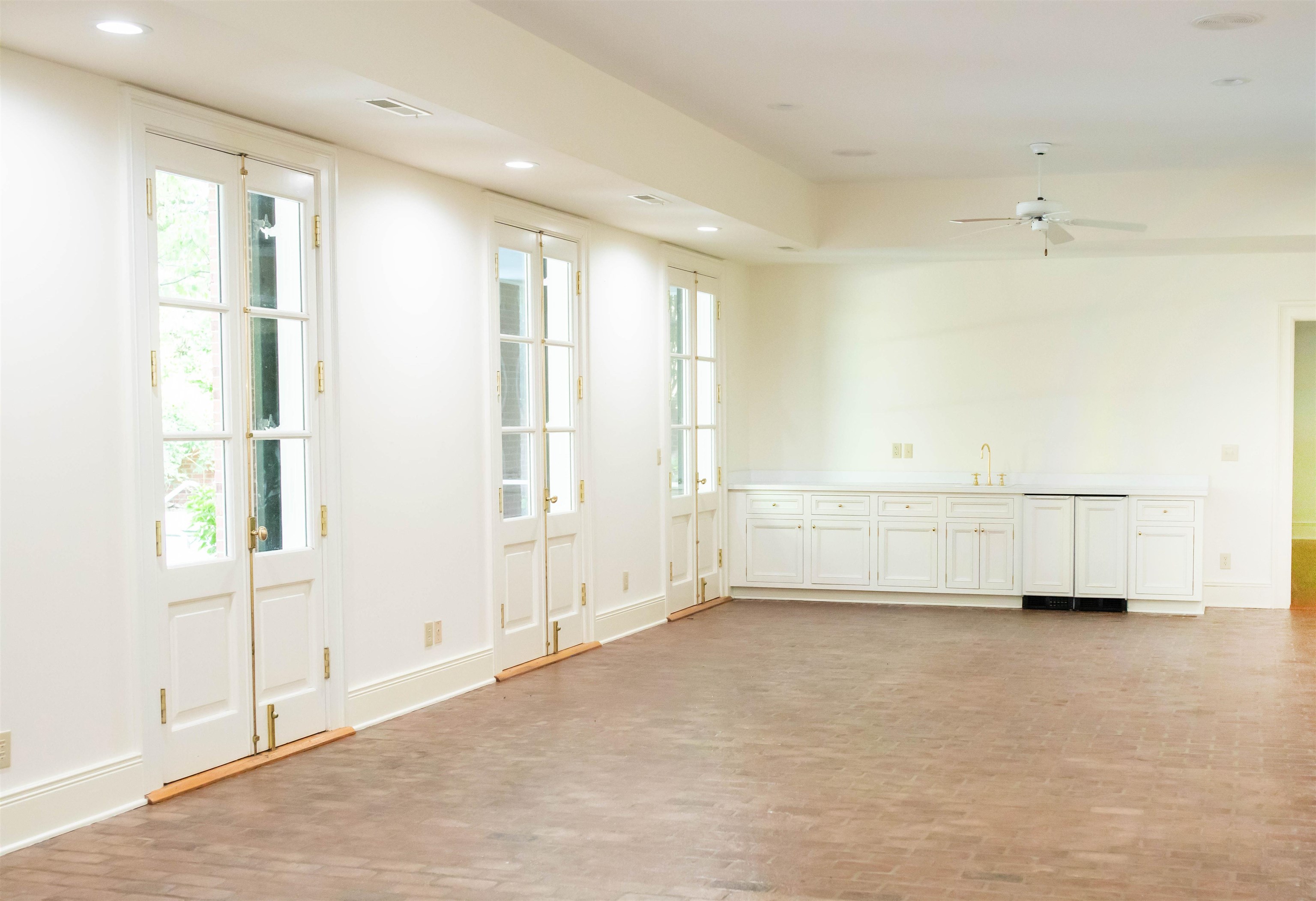 995 OLD WHITE BRIDGE RD, WAYNESBORO, Virginia 22980, 5 Bedrooms Bedrooms, ,4 BathroomsBathrooms,Residential,14,995 OLD WHITE BRIDGE RD,656380 MLS # 656380