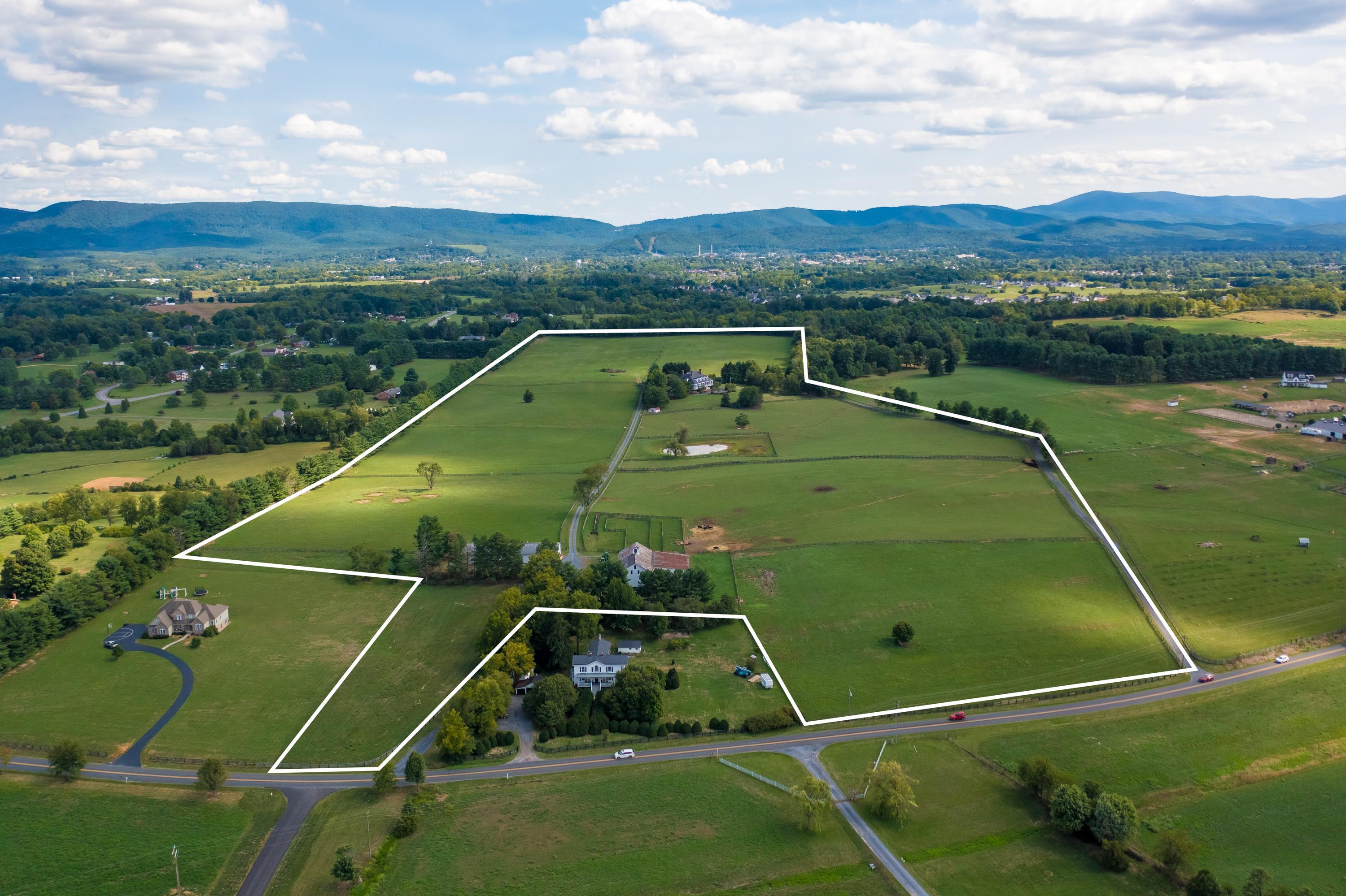 995 OLD WHITE BRIDGE RD, WAYNESBORO, Virginia 22980, 5 Bedrooms Bedrooms, ,4 BathroomsBathrooms,Residential,14,995 OLD WHITE BRIDGE RD,656380 MLS # 656380