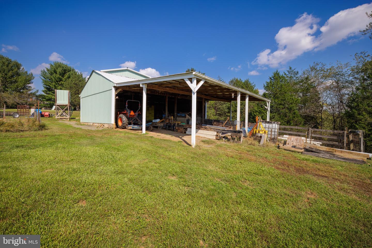 8105 WILLBOYD CT, MARSHALL, Virginia 20115, 4 Bedrooms Bedrooms, ,3 BathroomsBathrooms,Farm,For Sale,8105 WILLBOYD CT,VAFQ2014270 MLS # VAFQ2014270