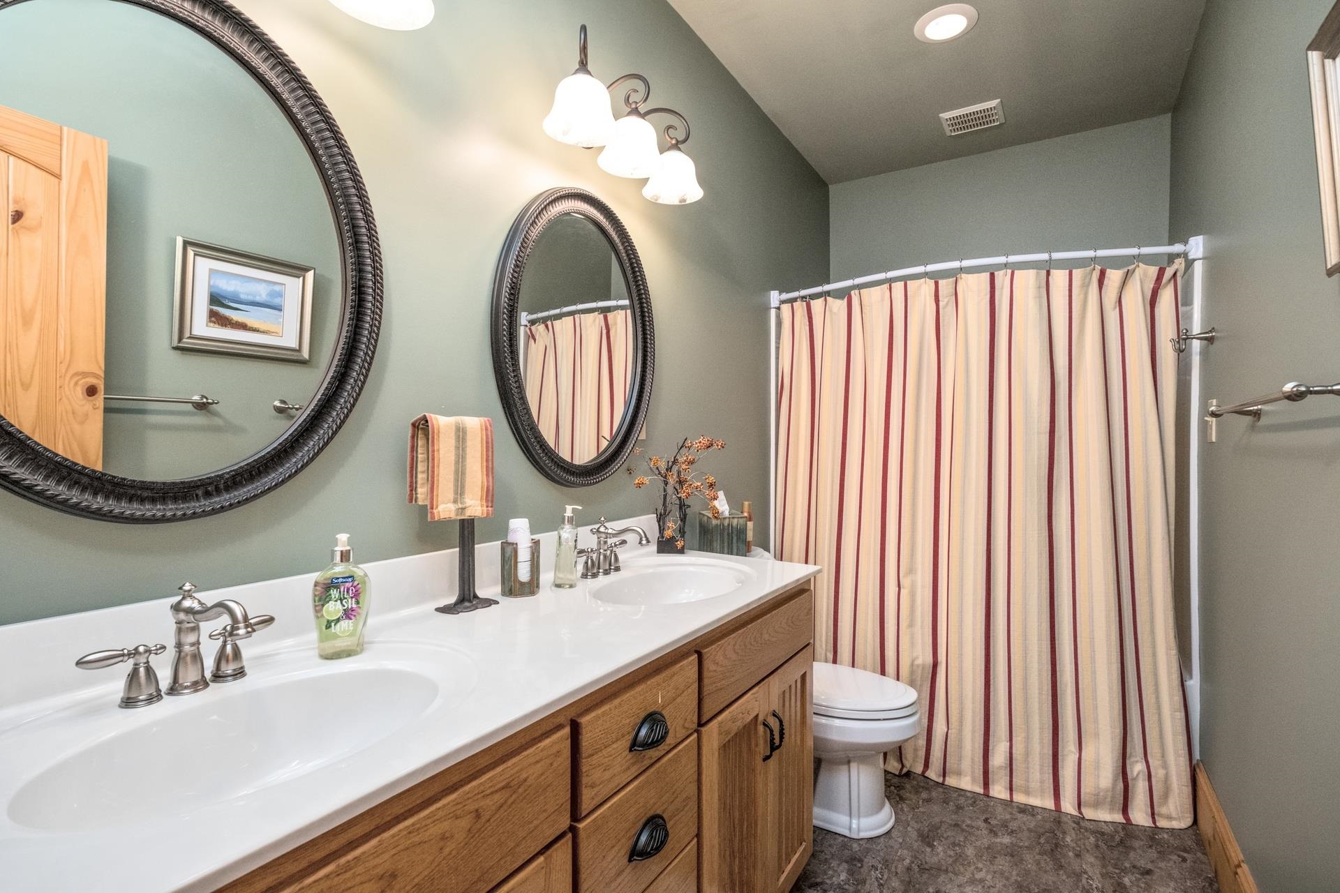 945 NEESE LN, NEW MARKET, Virginia 22844, 4 Bedrooms Bedrooms, ,4 BathroomsBathrooms,Residential,14,945 NEESE LN,658233 MLS # 658233