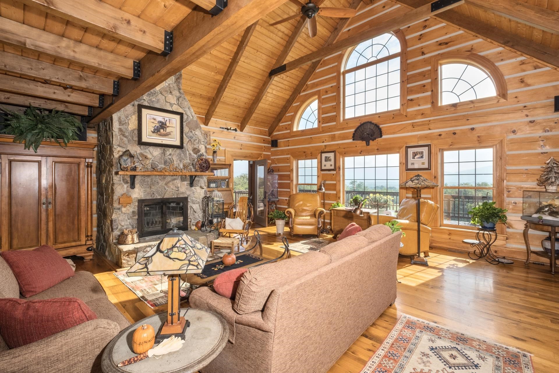 945 NEESE LN, NEW MARKET, Virginia 22844, 4 Bedrooms Bedrooms, ,4 BathroomsBathrooms,Residential,14,945 NEESE LN,658233 MLS # 658233