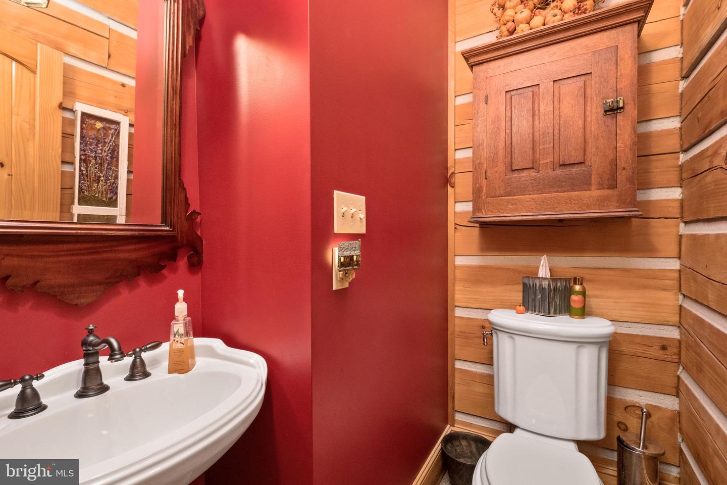 945 NEESE LN, NEW MARKET, Virginia 22844, 4 Bedrooms Bedrooms, 9 Rooms Rooms,4 BathroomsBathrooms,Residential,For Sale,945 NEESE LN,VASH2009944 MLS # VASH2009944