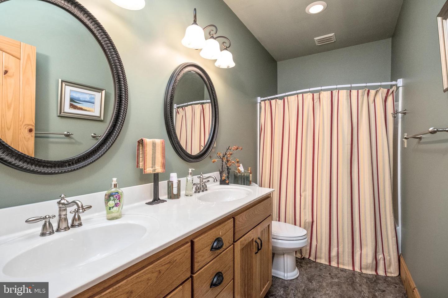 945 NEESE LN, NEW MARKET, Virginia 22844, 4 Bedrooms Bedrooms, 9 Rooms Rooms,4 BathroomsBathrooms,Residential,For Sale,945 NEESE LN,VASH2009944 MLS # VASH2009944