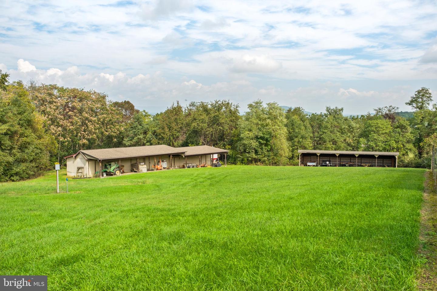 945 NEESE LN, NEW MARKET, Virginia 22844, 4 Bedrooms Bedrooms, 9 Rooms Rooms,4 BathroomsBathrooms,Residential,For Sale,945 NEESE LN,VASH2009944 MLS # VASH2009944