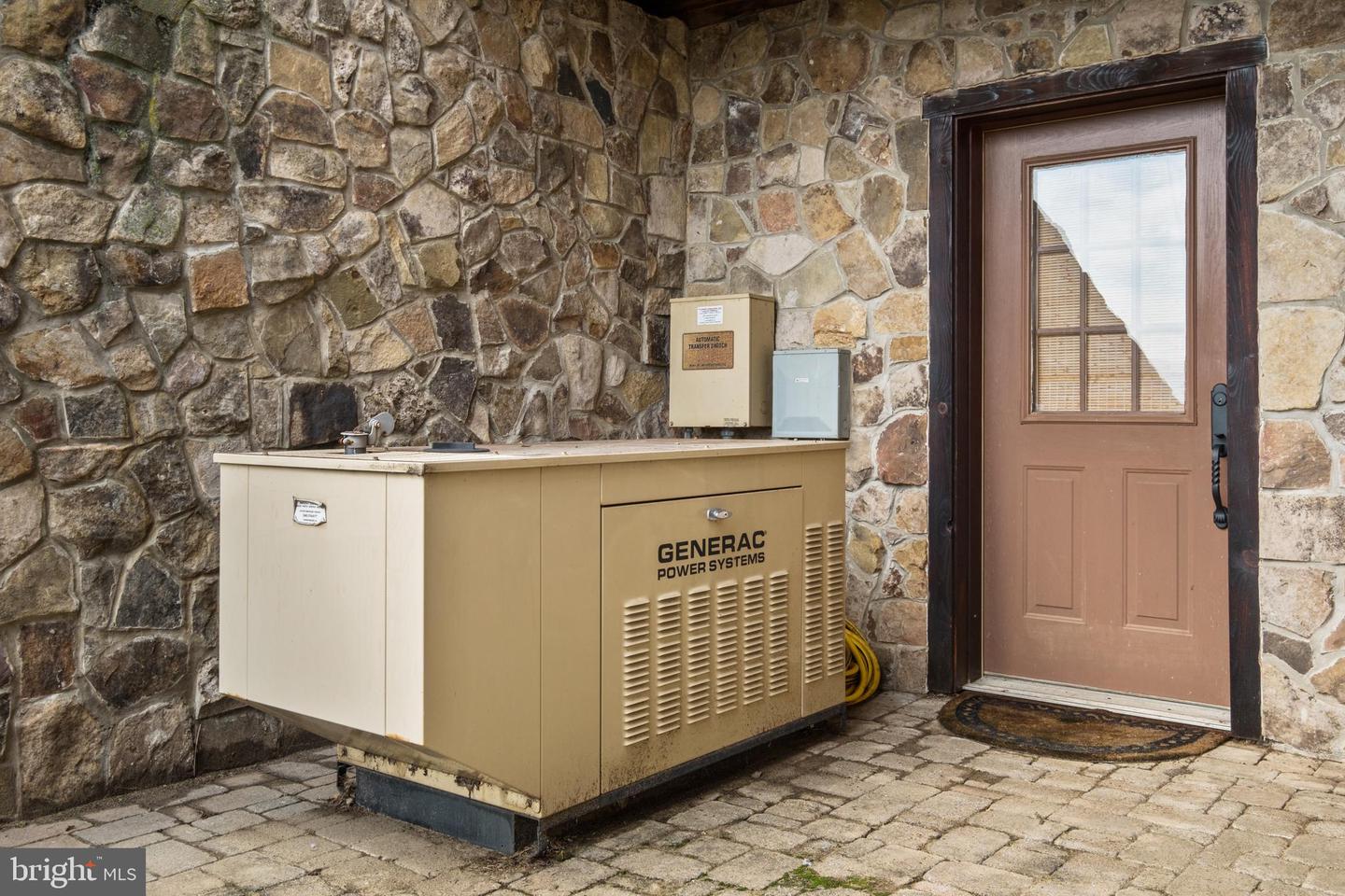 945 NEESE LN, NEW MARKET, Virginia 22844, 4 Bedrooms Bedrooms, 9 Rooms Rooms,4 BathroomsBathrooms,Residential,For Sale,945 NEESE LN,VASH2009944 MLS # VASH2009944