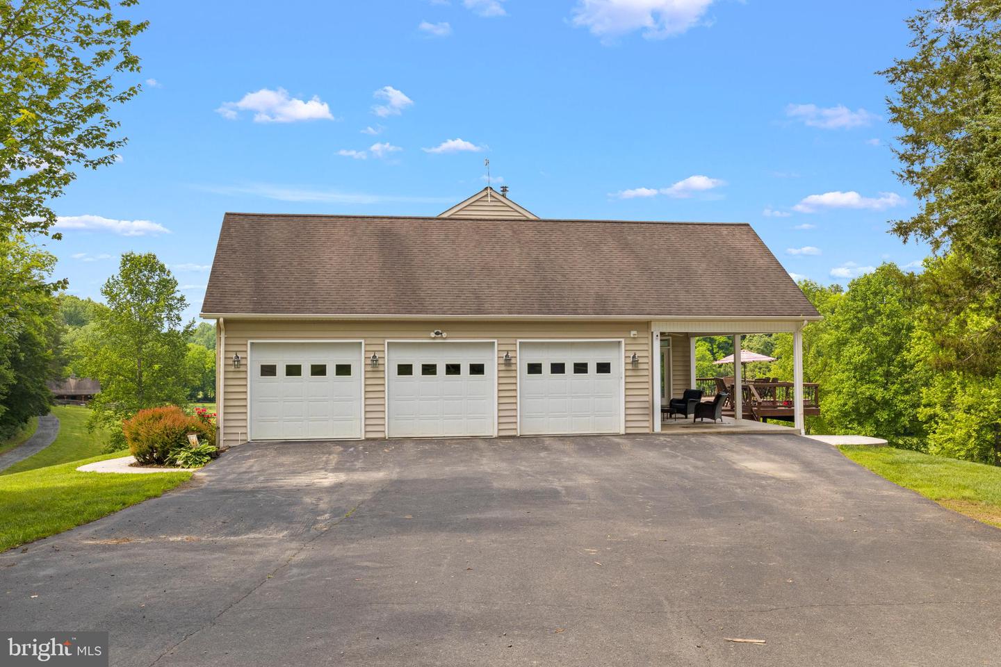 7312 OAK LN, MARSHALL, Virginia 20115, 4 Bedrooms Bedrooms, ,3 BathroomsBathrooms,Residential,For Sale,7312 OAK LN,VAFQ2015344 MLS # VAFQ2015344