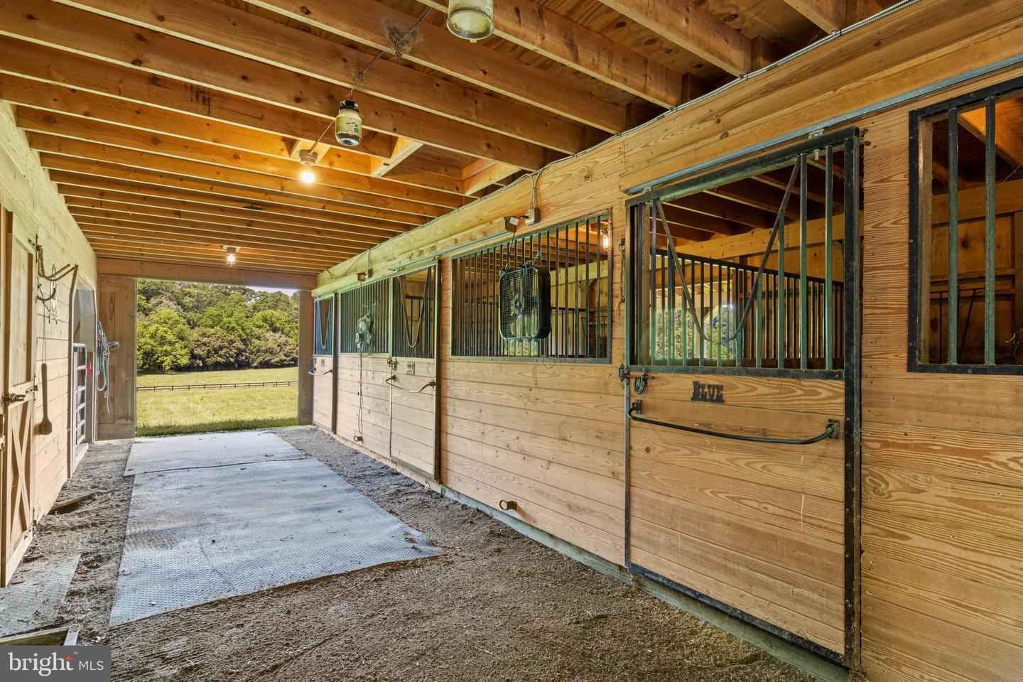 7312 OAK LN, MARSHALL, Virginia 20115, 4 Bedrooms Bedrooms, ,3 BathroomsBathrooms,Residential,For Sale,7312 OAK LN,VAFQ2015344 MLS # VAFQ2015344