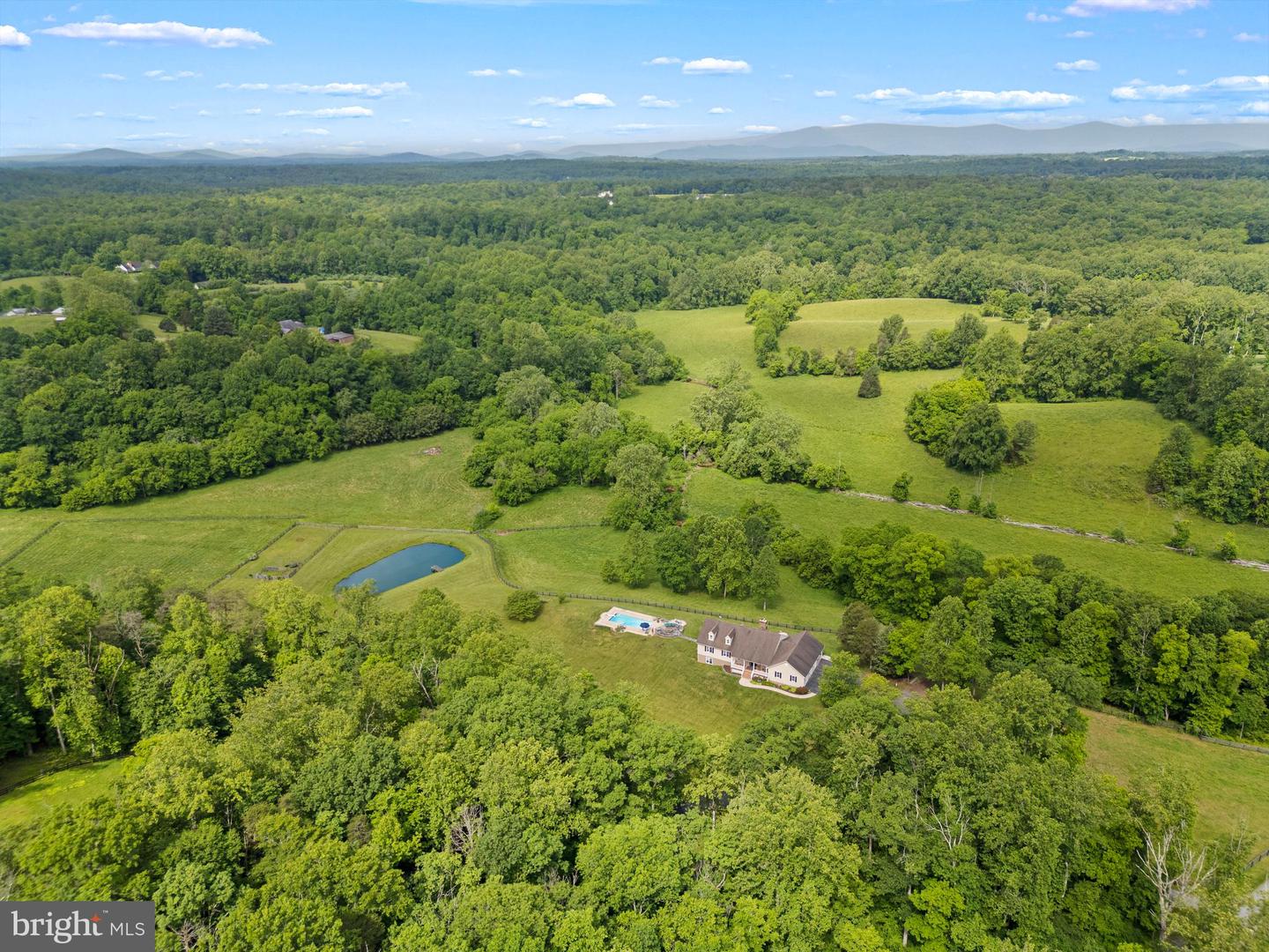 7312 OAK LN, MARSHALL, Virginia 20115, 4 Bedrooms Bedrooms, ,3 BathroomsBathrooms,Residential,For Sale,7312 OAK LN,VAFQ2015344 MLS # VAFQ2015344