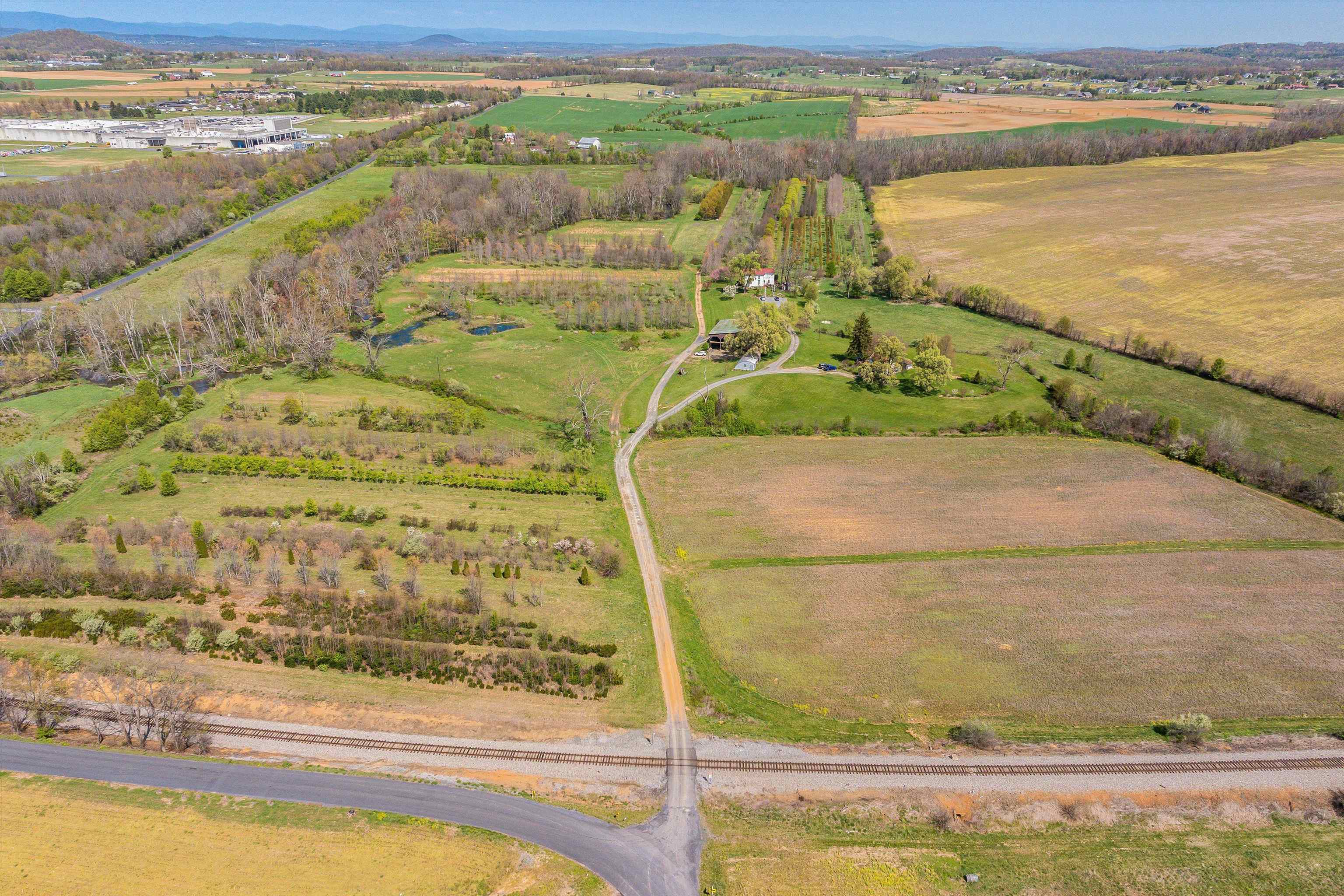 514 LIPSCOMB RD, STUARTS DRAFT, Virginia 24477, 10 Bedrooms Bedrooms, ,4 BathroomsBathrooms,Residential,14,514 LIPSCOMB RD,661479 MLS # 661479