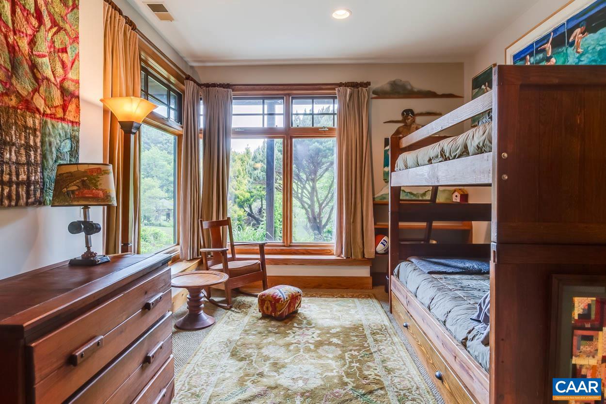 174 SARVISBERRY LN SW, FLOYD, Virginia 24091, 5 Bedrooms Bedrooms, ,5 BathroomsBathrooms,Residential,For Sale,174 SARVISBERRY LN SW,653509 MLS # 653509