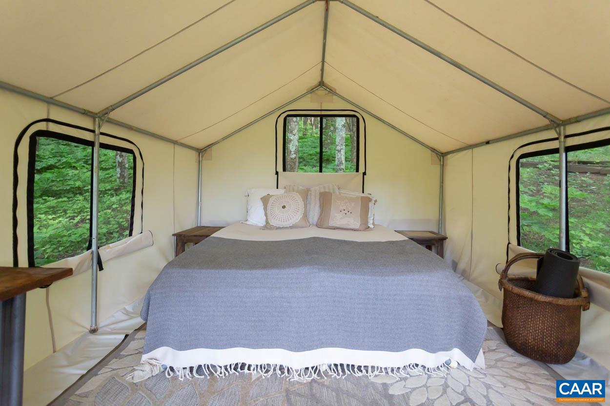 174 SARVISBERRY LN SW, FLOYD, Virginia 24091, 5 Bedrooms Bedrooms, ,5 BathroomsBathrooms,Residential,For Sale,174 SARVISBERRY LN SW,653509 MLS # 653509