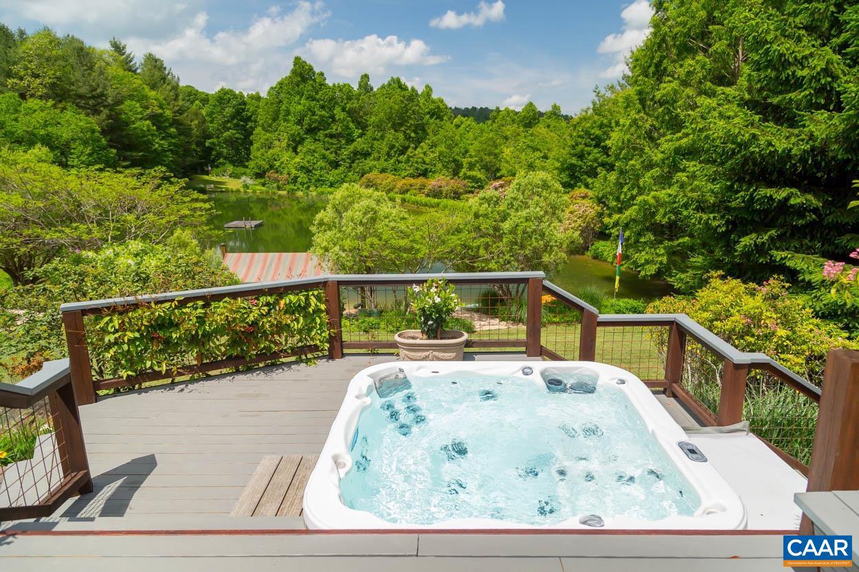 174 SARVISBERRY LN SW, FLOYD, Virginia 24091, 5 Bedrooms Bedrooms, ,5 BathroomsBathrooms,Residential,For Sale,174 SARVISBERRY LN SW,653509 MLS # 653509