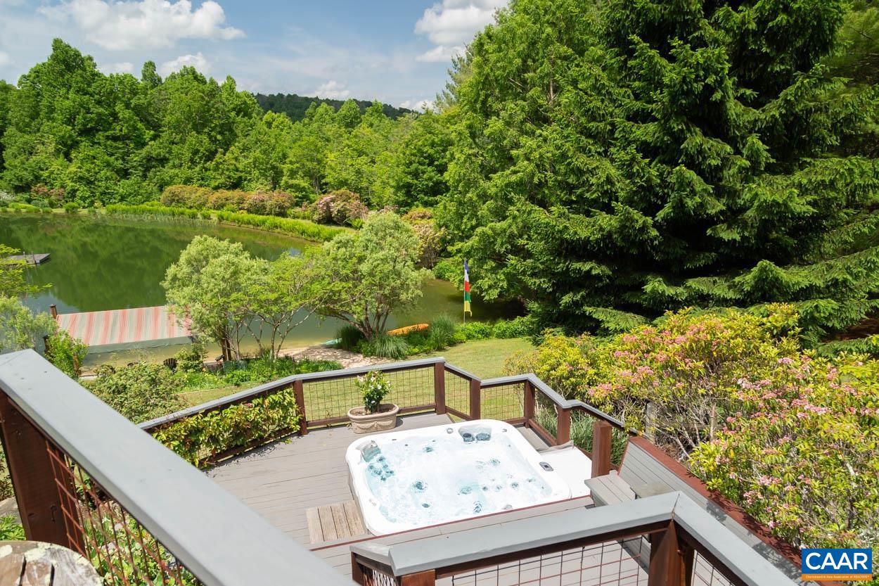 174 SARVISBERRY LN SW, FLOYD, Virginia 24091, 5 Bedrooms Bedrooms, ,5 BathroomsBathrooms,Residential,For Sale,174 SARVISBERRY LN SW,653509 MLS # 653509