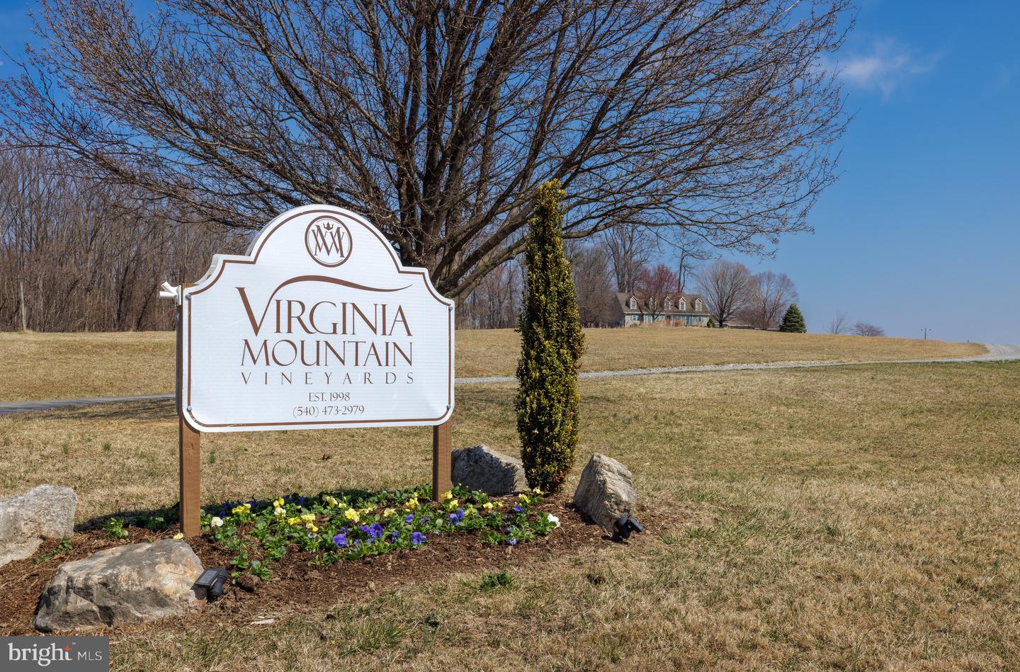 4204 OLD FINCASTLE RD, FINCASTLE, Virginia 24090, 3 Bedrooms Bedrooms, ,2 BathroomsBathrooms,Farm,For Sale,4204 OLD FINCASTLE RD,VABO2000014 MLS # VABO2000014 4204 OLD FINCASTLE RD, FINCASTLE, Virginia 24090, 3 Bedrooms Bedrooms, ,2 BathroomsBathrooms,Farm,For Sale,4204 OLD FINCASTLE RD,VABO2000014 MLS # VABO2000014