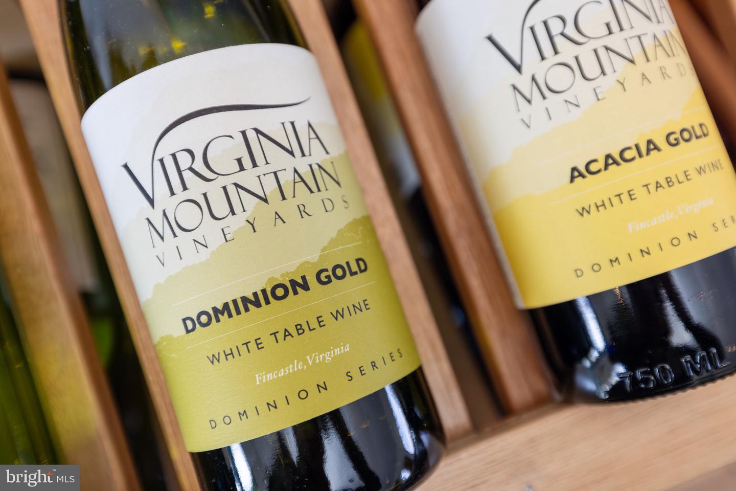 4204 OLD FINCASTLE RD, FINCASTLE, Virginia 24090, 3 Bedrooms Bedrooms, ,2 BathroomsBathrooms,Farm,For Sale,4204 OLD FINCASTLE RD,VABO2000014 MLS # VABO2000014 4204 OLD FINCASTLE RD, FINCASTLE, Virginia 24090, 3 Bedrooms Bedrooms, ,2 BathroomsBathrooms,Farm,For Sale,4204 OLD FINCASTLE RD,VABO2000014 MLS # VABO2000014