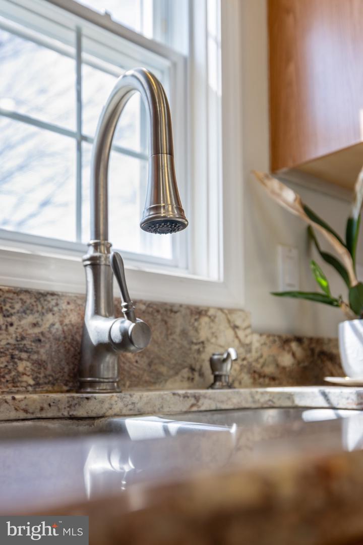 4204 OLD FINCASTLE RD, FINCASTLE, Virginia 24090, 3 Bedrooms Bedrooms, ,2 BathroomsBathrooms,Residential,For Sale,4204 OLD FINCASTLE RD,VABO2000012 MLS # VABO2000012