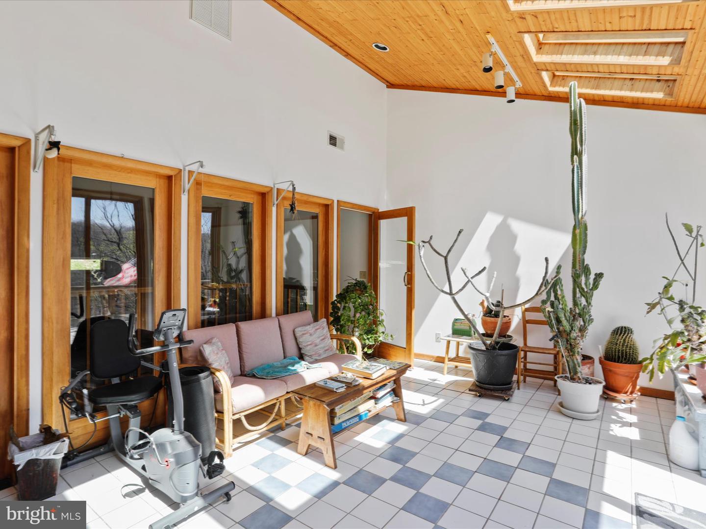 1639 SUGAR HILL RD, MAURERTOWN, Virginia 22644, 4 Bedrooms Bedrooms, ,4 BathroomsBathrooms,Residential,For Sale,1639 SUGAR HILL RD,VASH2011156 MLS # VASH2011156