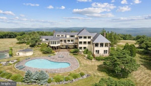 2835 AIRPORT RD HOT SPRINGS Virginia 24445