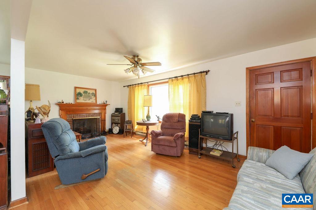 6928 BLACKWELLS HOLLOW RD, CROZET, Virginia 22932, 2 Bedrooms Bedrooms, ,1 BathroomBathrooms,Residential,For Sale,6928 BLACKWELLS HOLLOW RD,663505 MLS # 663505