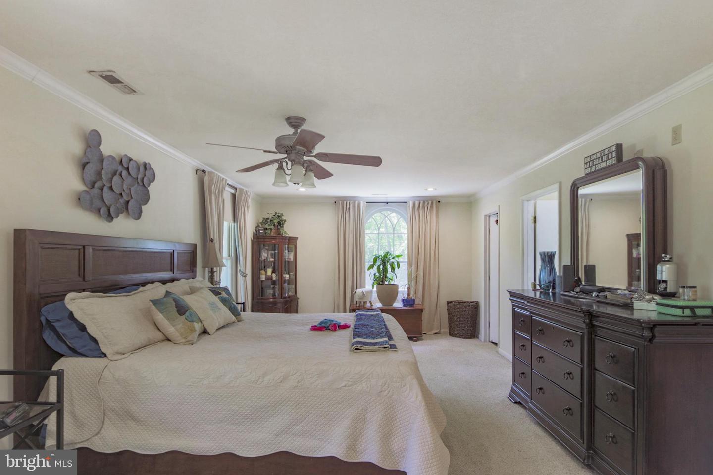 41 WOOD LANDING RD, FREDERICKSBURG, Virginia 22405, 4 Bedrooms Bedrooms, 12 Rooms Rooms,2 BathroomsBathrooms,Residential,For Sale,41 WOOD LANDING RD,VAST2037998 MLS # VAST2037998