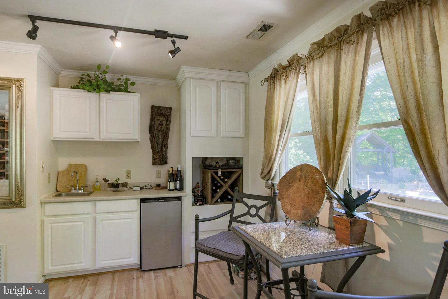 41 WOOD LANDING RD, FREDERICKSBURG, Virginia 22405, 4 Bedrooms Bedrooms, 12 Rooms Rooms,2 BathroomsBathrooms,Residential,For Sale,41 WOOD LANDING RD,VAST2037998 MLS # VAST2037998