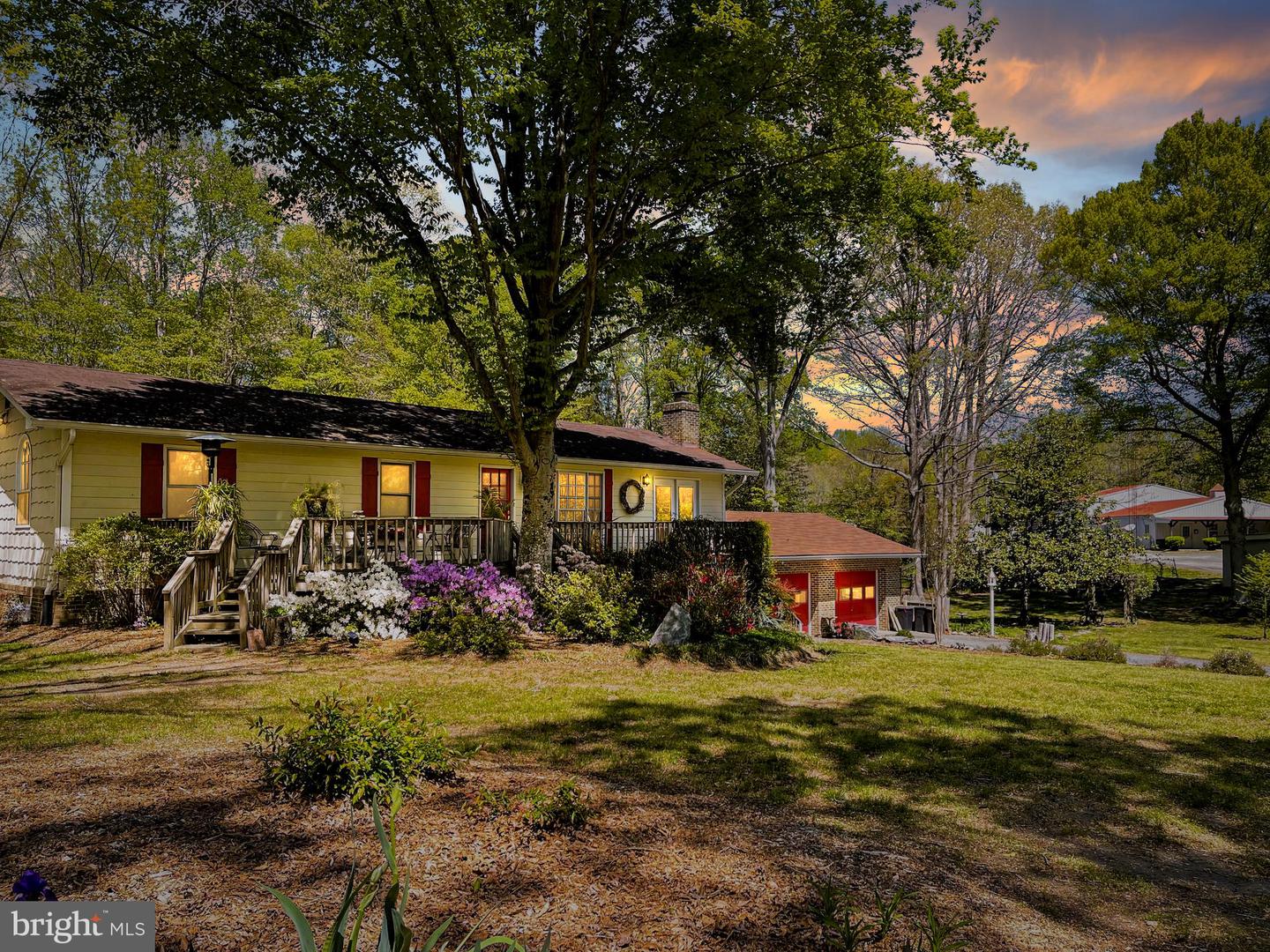 41 WOOD LANDING RD, FREDERICKSBURG, Virginia 22405, 4 Bedrooms Bedrooms, 12 Rooms Rooms,2 BathroomsBathrooms,Residential,For Sale,41 WOOD LANDING RD,VAST2037998 MLS # VAST2037998