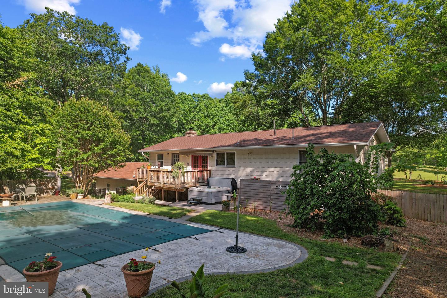 41 WOOD LANDING RD, FREDERICKSBURG, Virginia 22405, 4 Bedrooms Bedrooms, 12 Rooms Rooms,2 BathroomsBathrooms,Residential,For Sale,41 WOOD LANDING RD,VAST2037998 MLS # VAST2037998