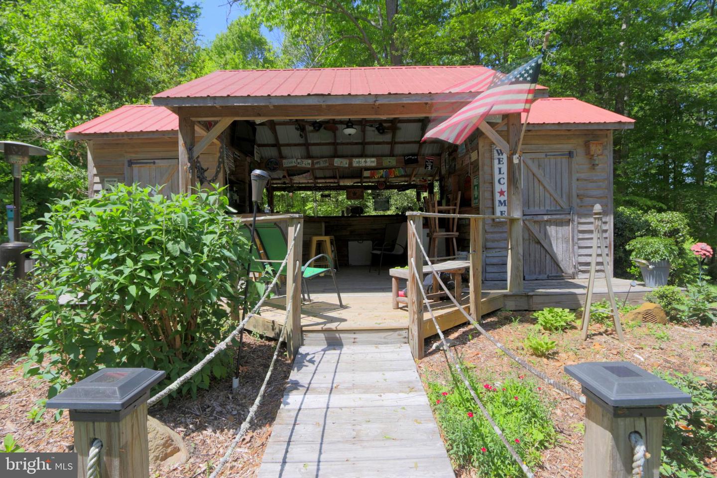 41 WOOD LANDING RD, FREDERICKSBURG, Virginia 22405, 4 Bedrooms Bedrooms, 12 Rooms Rooms,2 BathroomsBathrooms,Residential,For Sale,41 WOOD LANDING RD,VAST2037998 MLS # VAST2037998