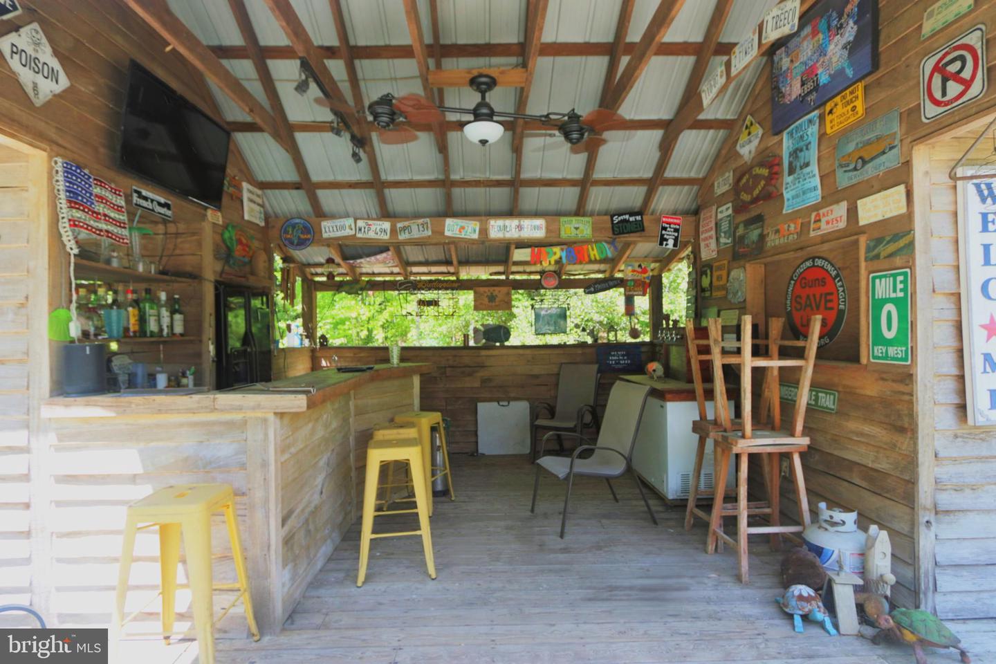 41 WOOD LANDING RD, FREDERICKSBURG, Virginia 22405, 4 Bedrooms Bedrooms, 12 Rooms Rooms,2 BathroomsBathrooms,Residential,For Sale,41 WOOD LANDING RD,VAST2037998 MLS # VAST2037998