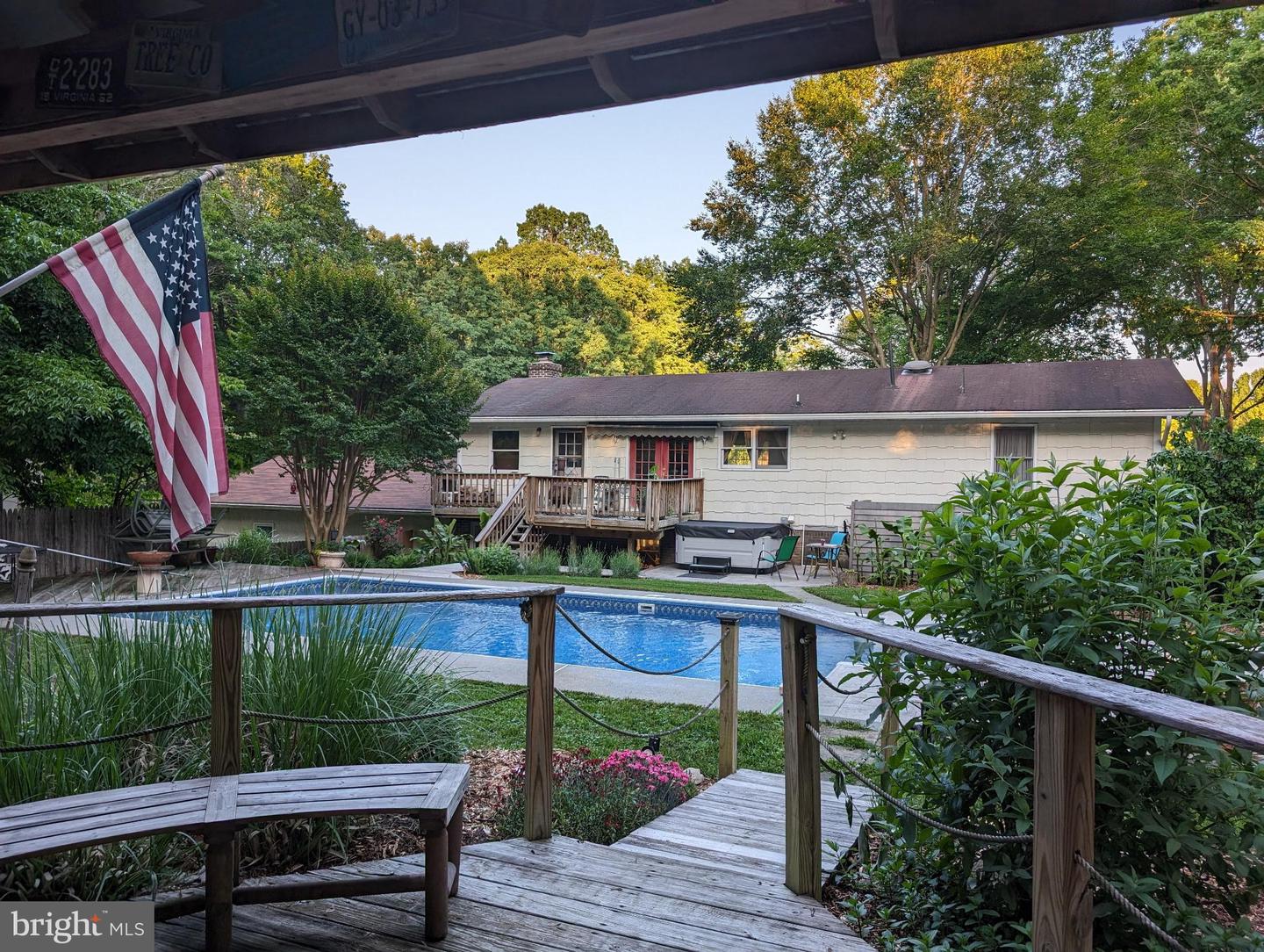 41 WOOD LANDING RD, FREDERICKSBURG, Virginia 22405, 4 Bedrooms Bedrooms, 12 Rooms Rooms,2 BathroomsBathrooms,Residential,For Sale,41 WOOD LANDING RD,VAST2037998 MLS # VAST2037998