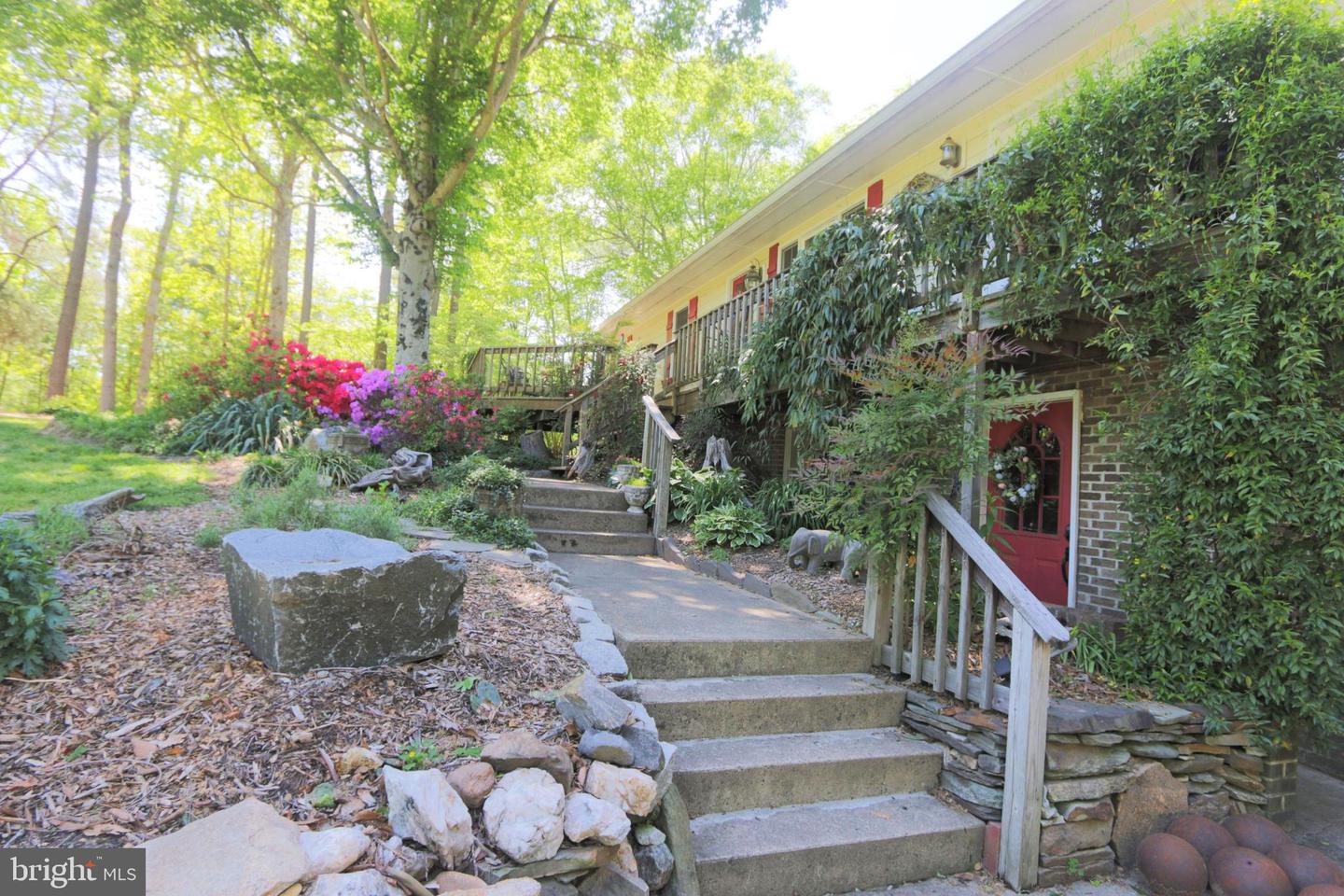 41 WOOD LANDING RD, FREDERICKSBURG, Virginia 22405, 4 Bedrooms Bedrooms, 12 Rooms Rooms,2 BathroomsBathrooms,Residential,For Sale,41 WOOD LANDING RD,VAST2037998 MLS # VAST2037998