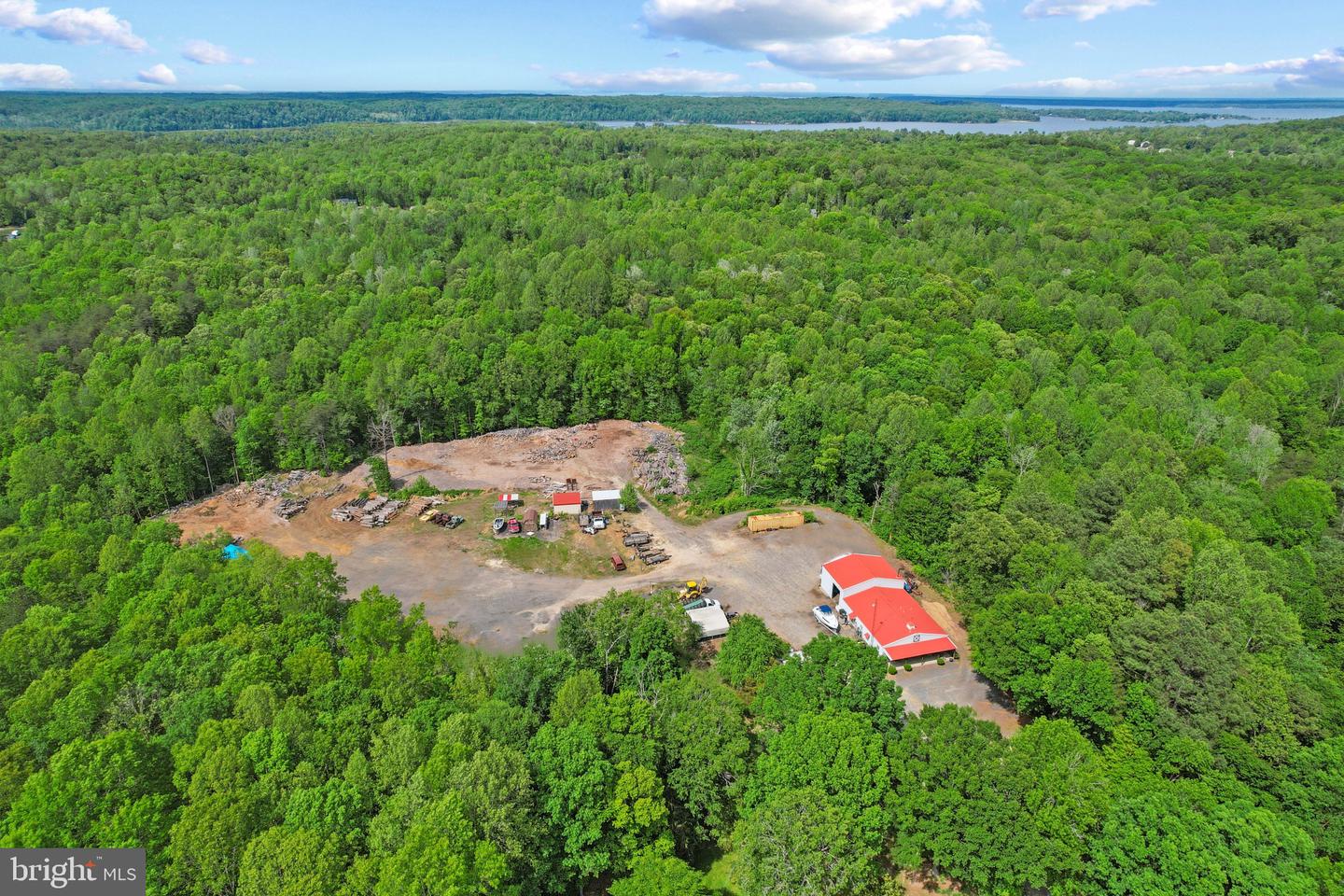 41 WOOD LANDING RD, FREDERICKSBURG, Virginia 22405, 4 Bedrooms Bedrooms, 12 Rooms Rooms,2 BathroomsBathrooms,Residential,For Sale,41 WOOD LANDING RD,VAST2037998 MLS # VAST2037998