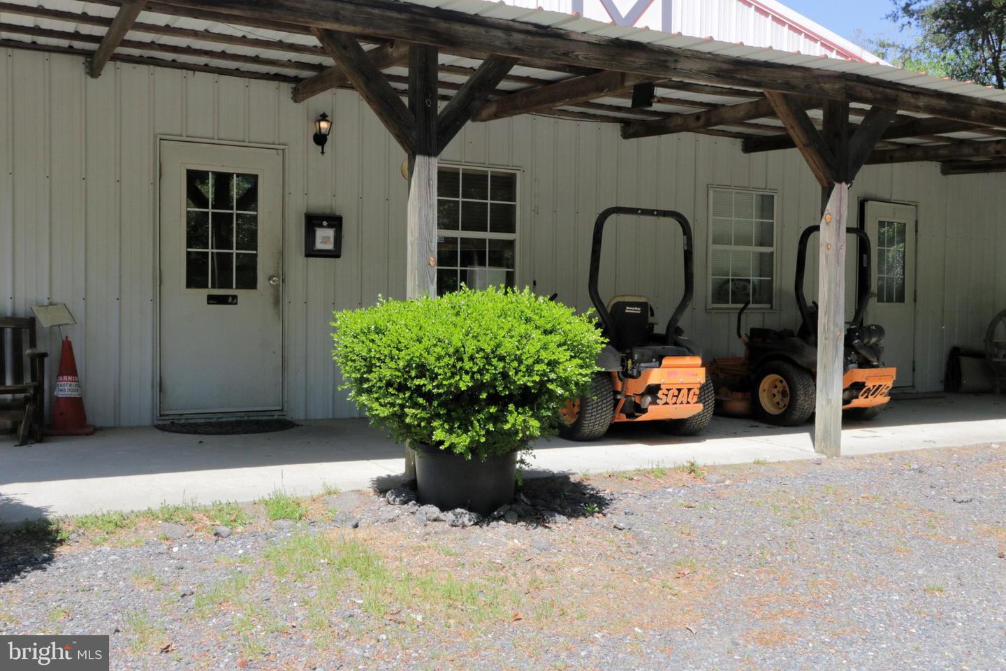 41 WOOD LANDING RD, FREDERICKSBURG, Virginia 22405, 4 Bedrooms Bedrooms, 12 Rooms Rooms,2 BathroomsBathrooms,Residential,For Sale,41 WOOD LANDING RD,VAST2037998 MLS # VAST2037998