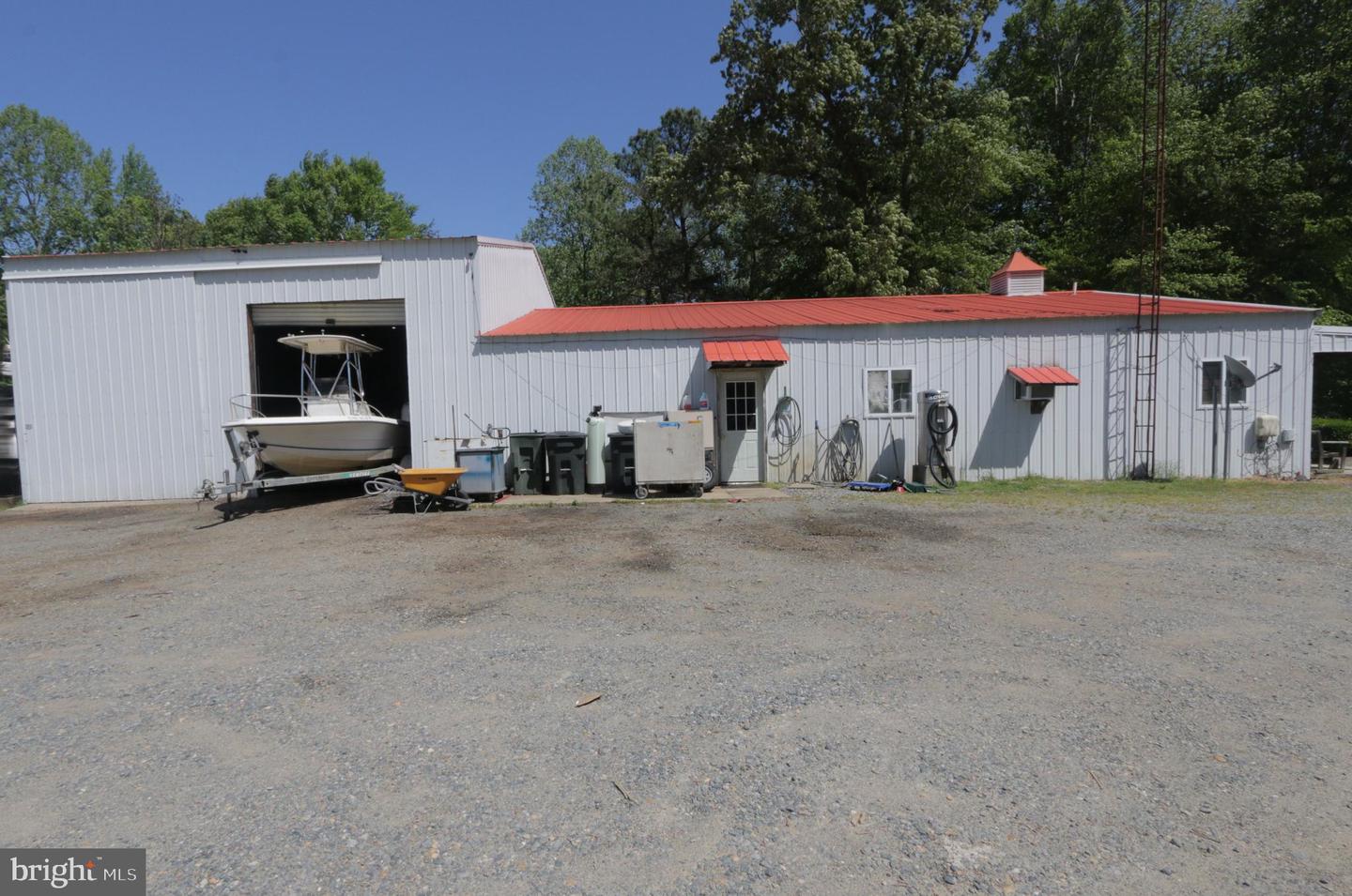 41 WOOD LANDING RD, FREDERICKSBURG, Virginia 22405, 4 Bedrooms Bedrooms, 12 Rooms Rooms,2 BathroomsBathrooms,Residential,For Sale,41 WOOD LANDING RD,VAST2037998 MLS # VAST2037998