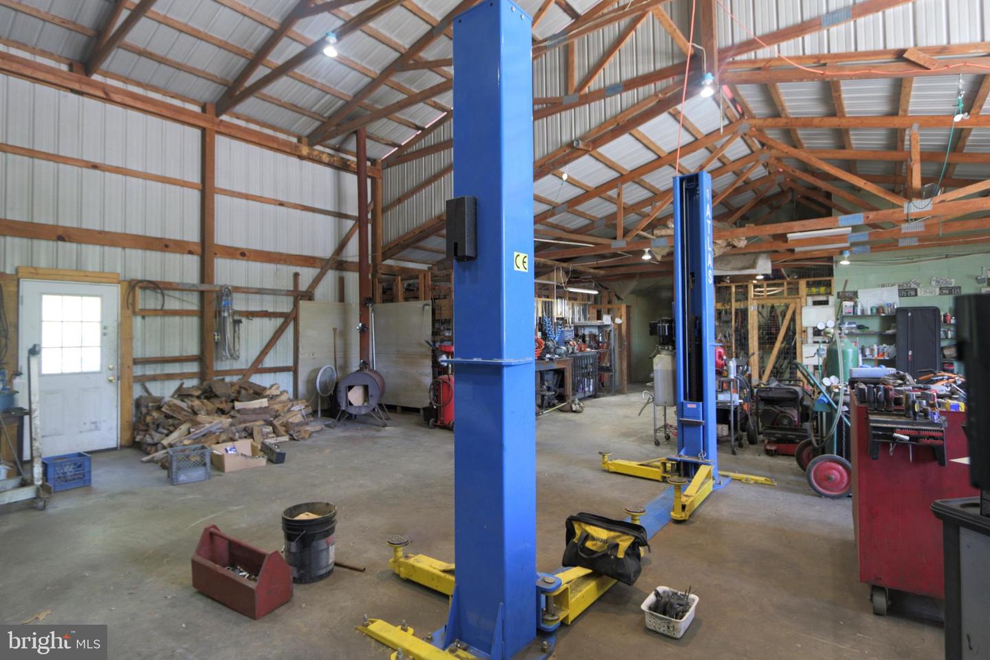 41 WOOD LANDING RD, FREDERICKSBURG, Virginia 22405, 4 Bedrooms Bedrooms, 12 Rooms Rooms,2 BathroomsBathrooms,Residential,For Sale,41 WOOD LANDING RD,VAST2037998 MLS # VAST2037998