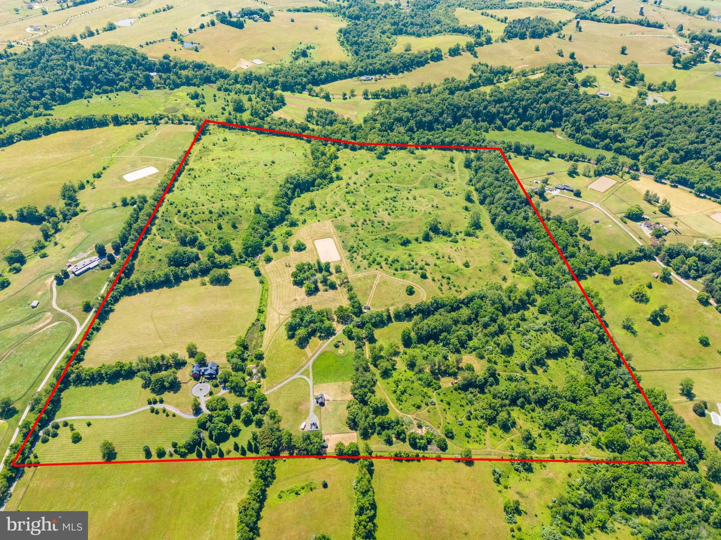 9425 BLACKPOND LN, DELAPLANE, Virginia 20144, 5 Bedrooms Bedrooms, ,5 BathroomsBathrooms,Residential,For Sale,9425 BLACKPOND LN,VAFQ2015892 MLS # VAFQ2015892