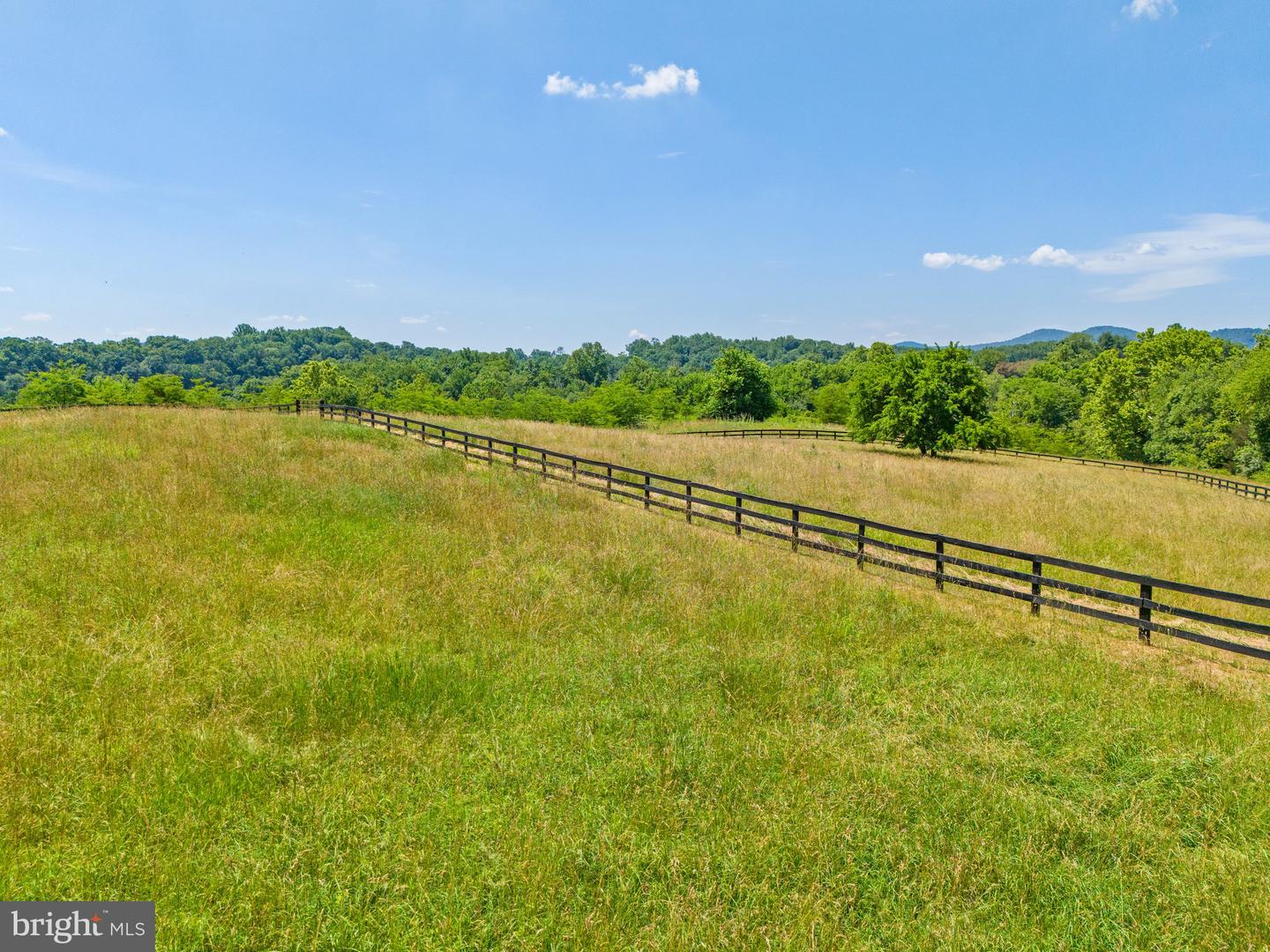 9425 BLACKPOND LN, DELAPLANE, Virginia 20144, 5 Bedrooms Bedrooms, ,5 BathroomsBathrooms,Residential,For Sale,9425 BLACKPOND LN,VAFQ2015892 MLS # VAFQ2015892