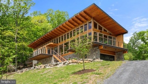 559 BESSIE BELL MOUNTAIN RD CASTLETON Virginia 22716