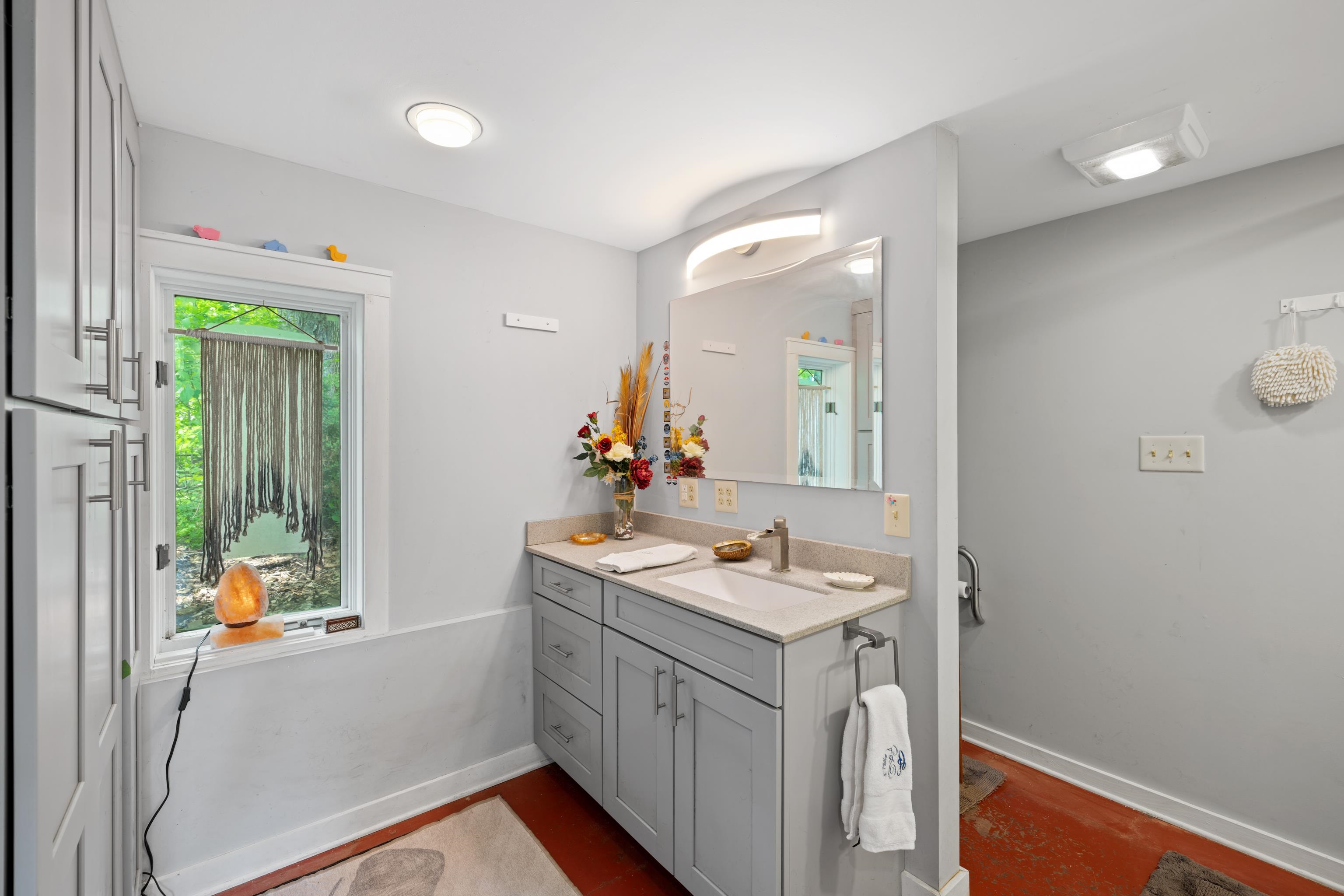 7598 N LEE HWY, RAPHINE, Virginia 24472, 2 Bedrooms Bedrooms, ,2 BathroomsBathrooms,Residential,14,7598 N LEE HWY,664489 MLS # 664489