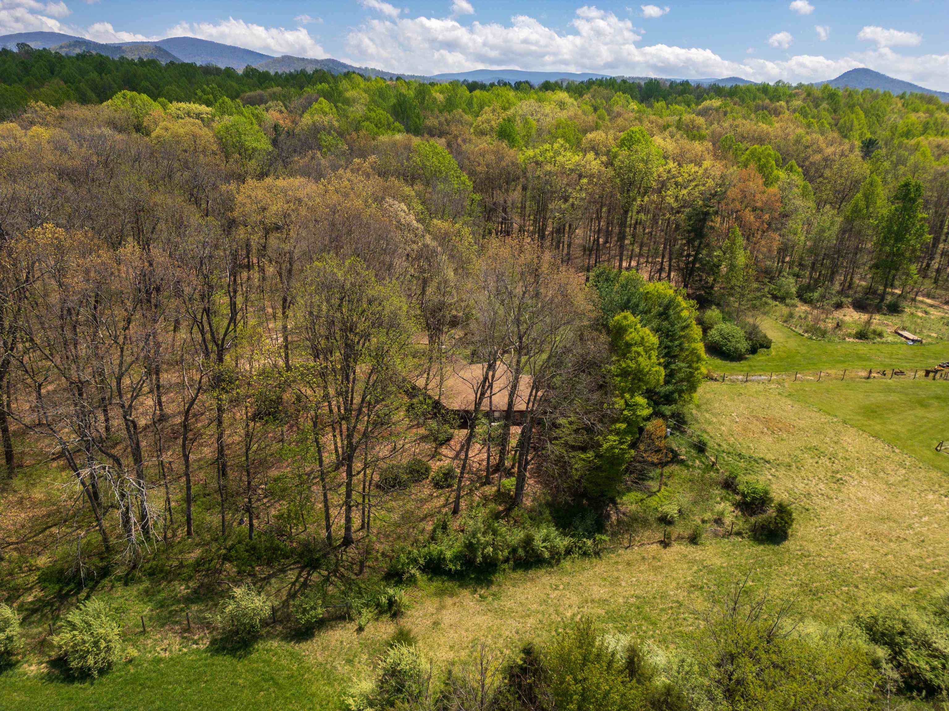 7598 N LEE HWY, RAPHINE, Virginia 24472, 2 Bedrooms Bedrooms, ,2 BathroomsBathrooms,Residential,14,7598 N LEE HWY,664489 MLS # 664489