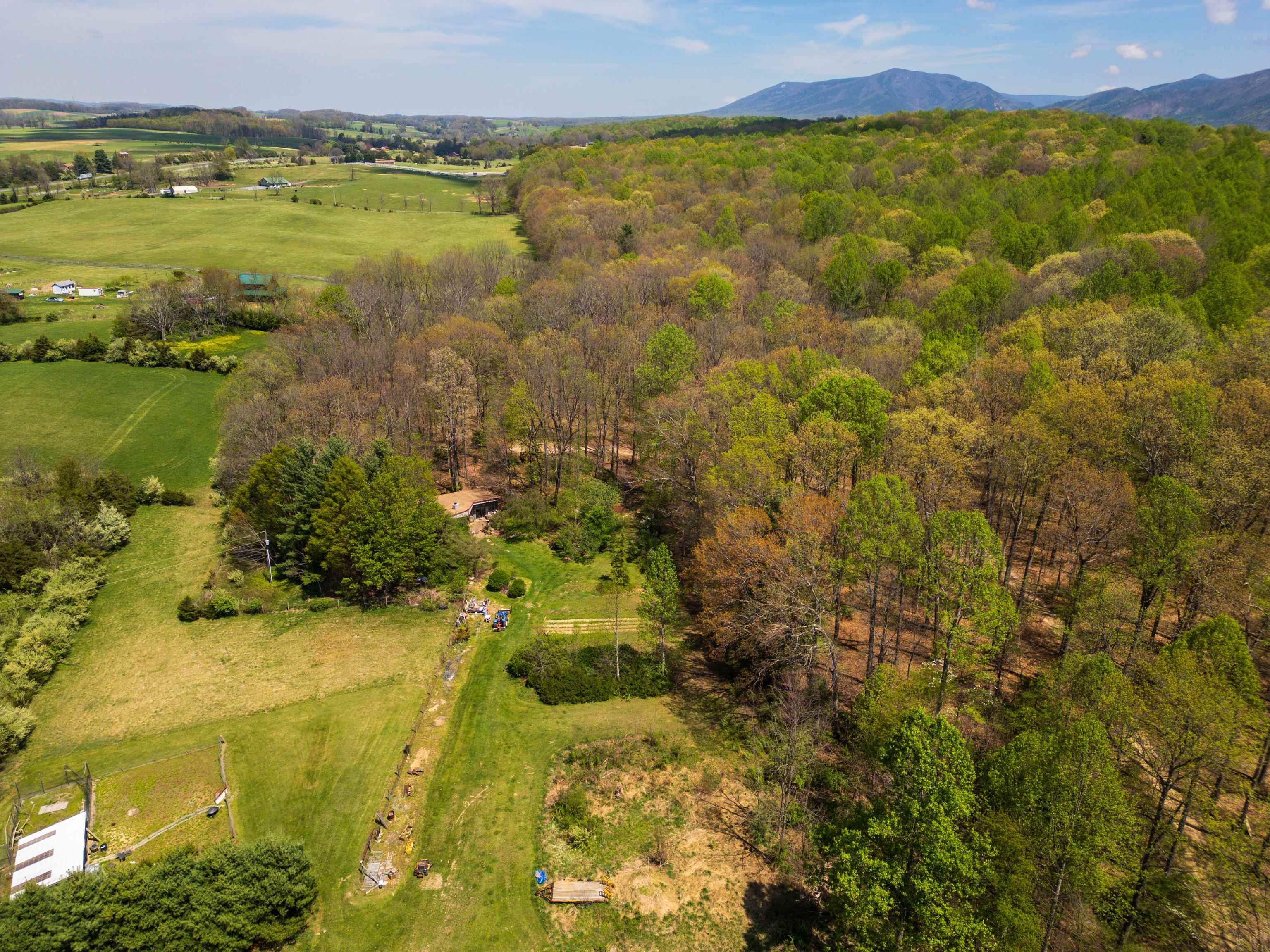 7598 N LEE HWY, RAPHINE, Virginia 24472, 2 Bedrooms Bedrooms, ,2 BathroomsBathrooms,Residential,14,7598 N LEE HWY,664489 MLS # 664489