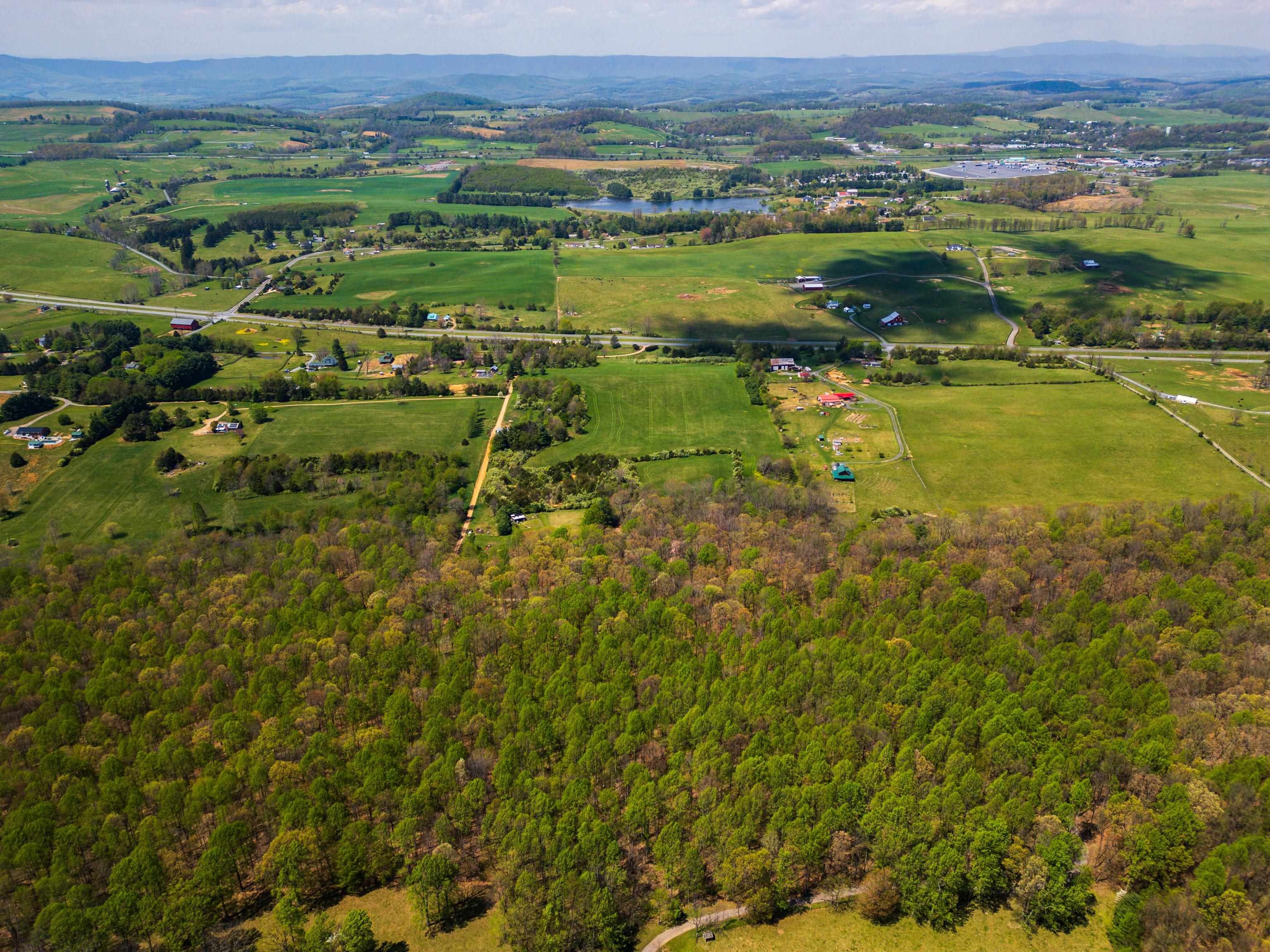 7598 N LEE HWY, RAPHINE, Virginia 24472, 2 Bedrooms Bedrooms, ,2 BathroomsBathrooms,Residential,14,7598 N LEE HWY,664489 MLS # 664489