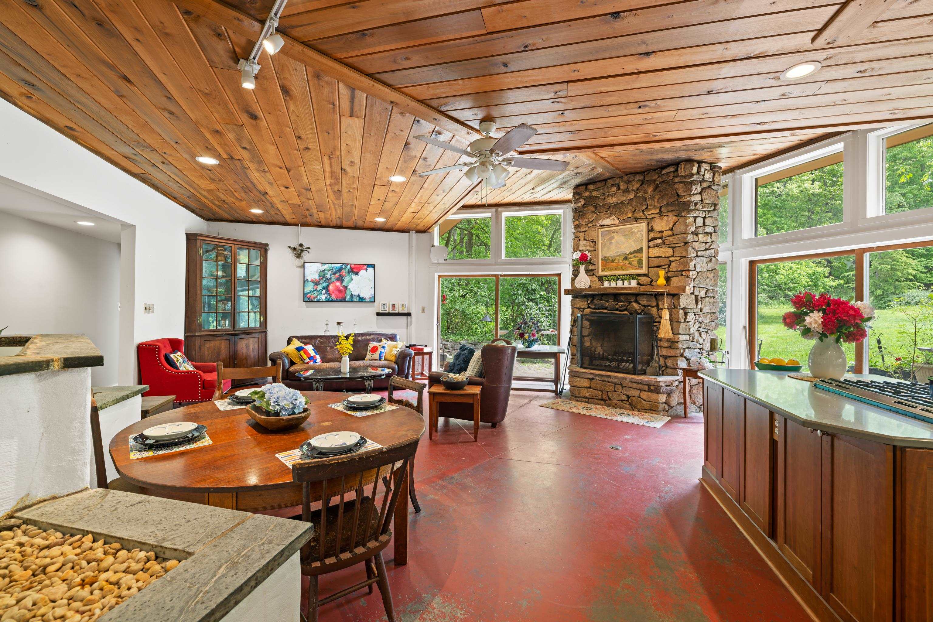 7598 N LEE HWY, RAPHINE, Virginia 24472, 2 Bedrooms Bedrooms, ,2 BathroomsBathrooms,Residential,14,7598 N LEE HWY,664489 MLS # 664489